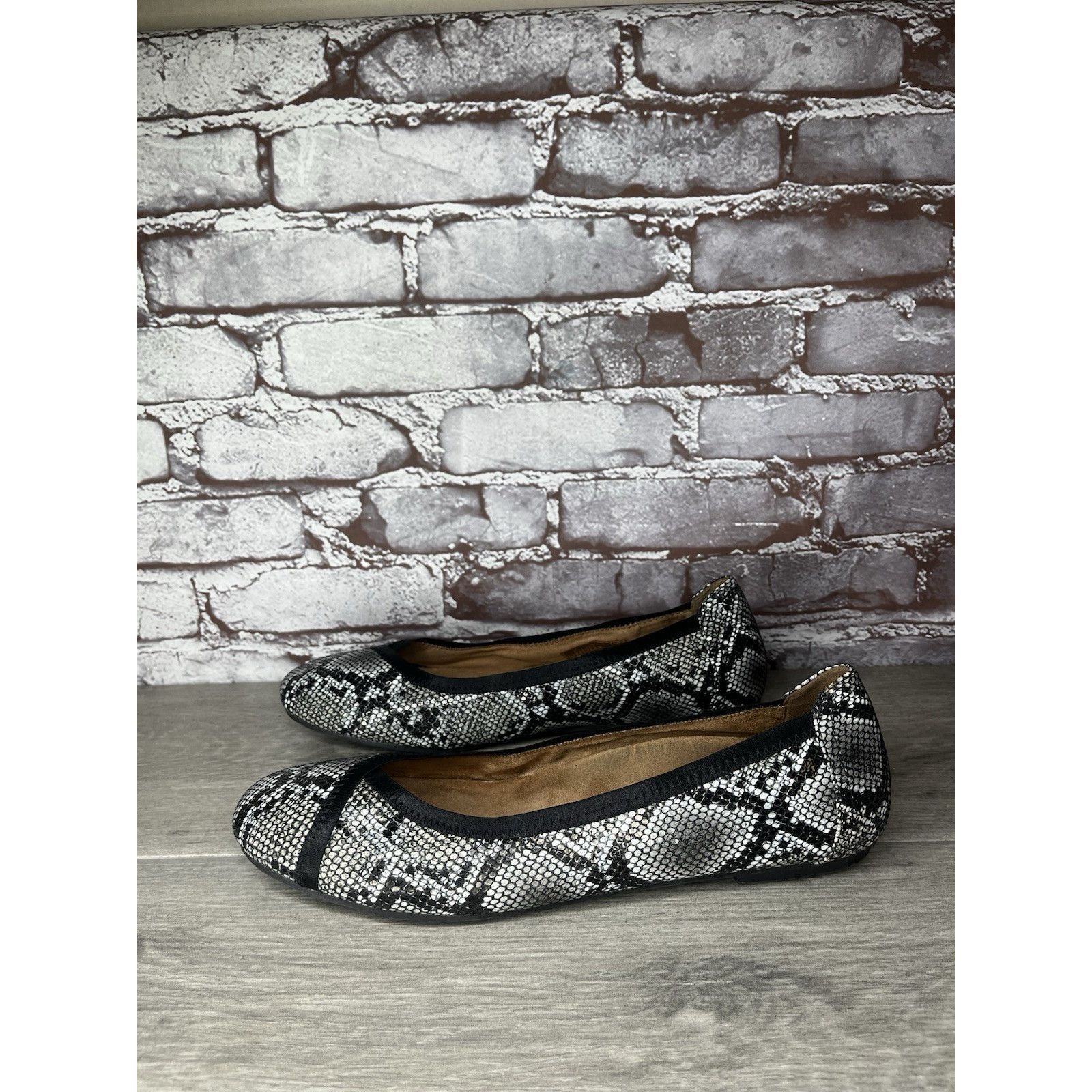 Etonic Vionic Carroll Snake Black White Ballet Slip On Flats Women Size US 11 / IT 41 - 13 Thumbnail