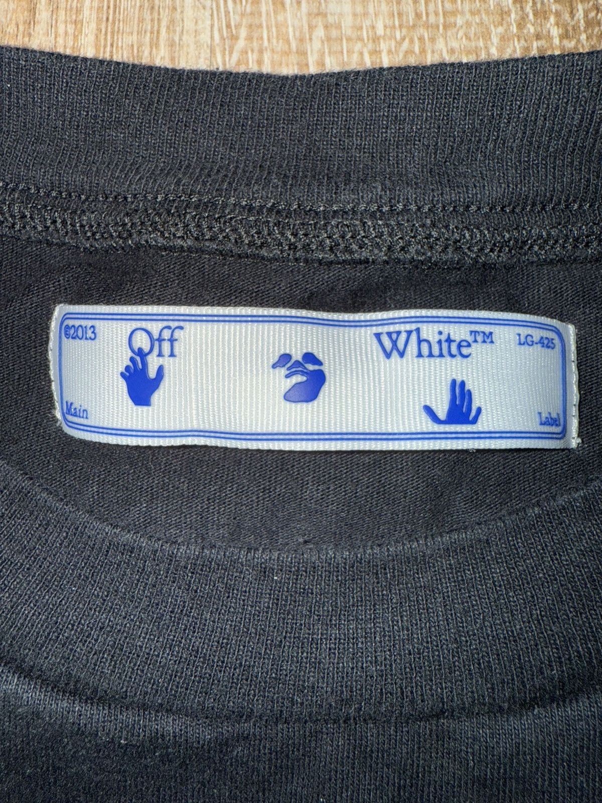 Off-White Off-White Peace World-Wide Logo Black T Size US XS / EU 42 / 0 - 3 Thumbnail