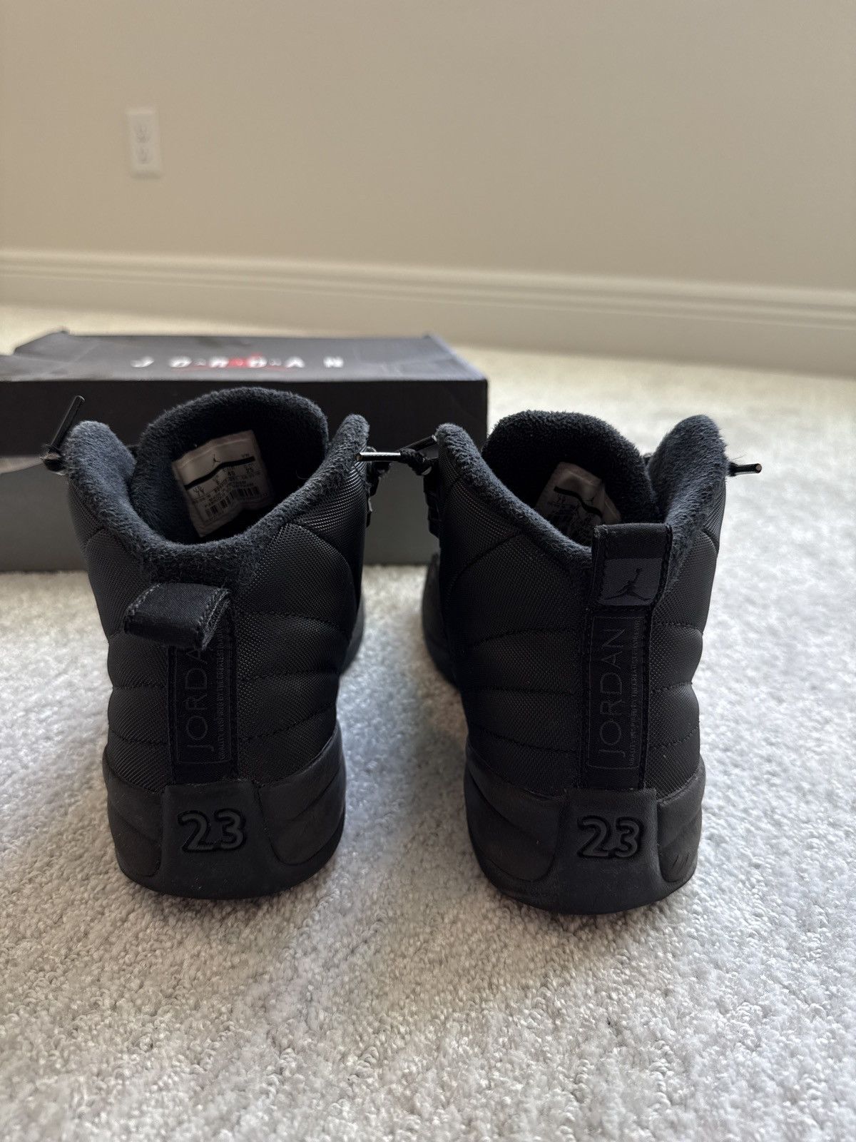 Jordan Brand Air Jordan 12 Retro Winterized Size US 7 / EU 40 - 4 Thumbnail
