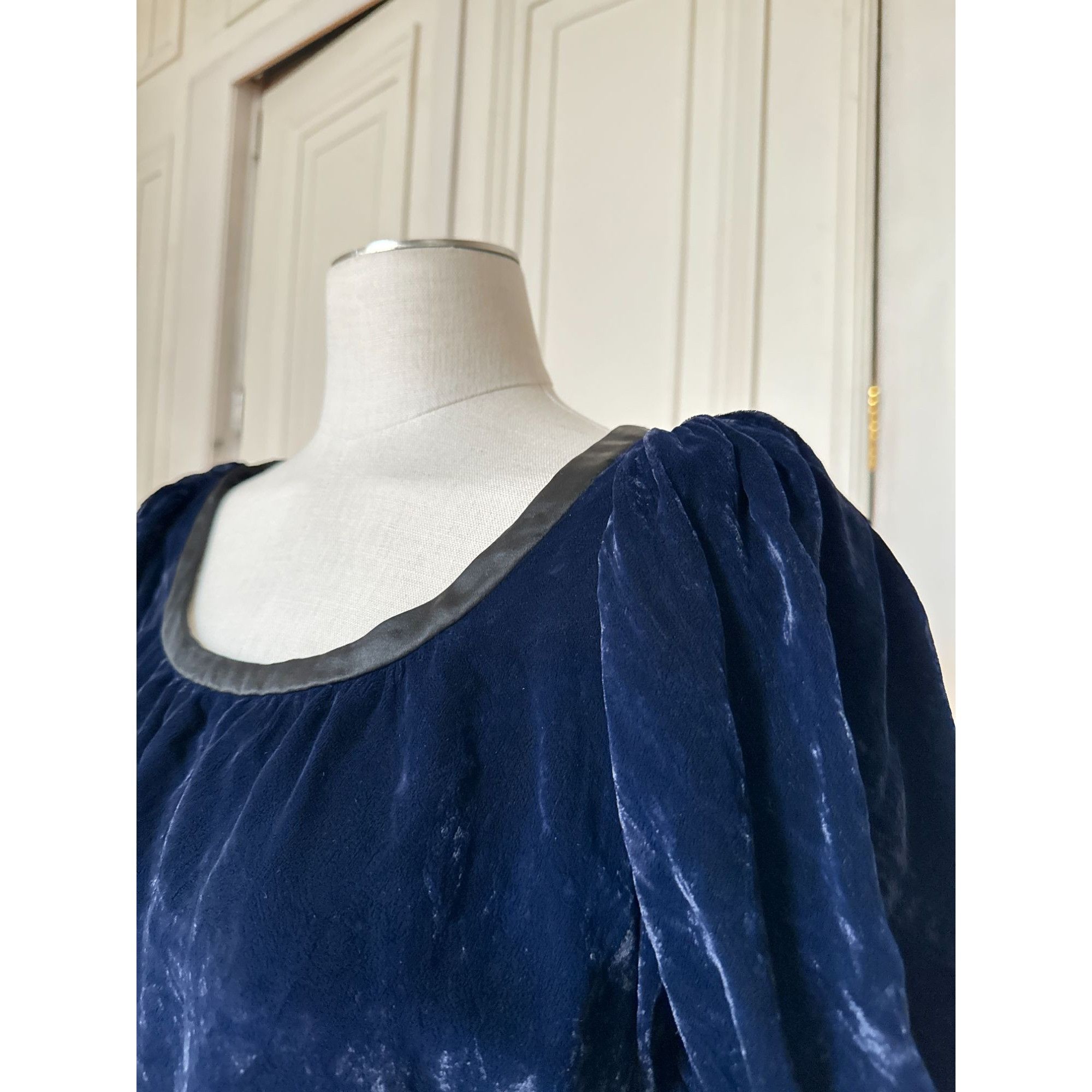 Yves Saint Laurent 1970s Navy Velvet Top Size S / US 4 / IT 40 - 3 Thumbnail