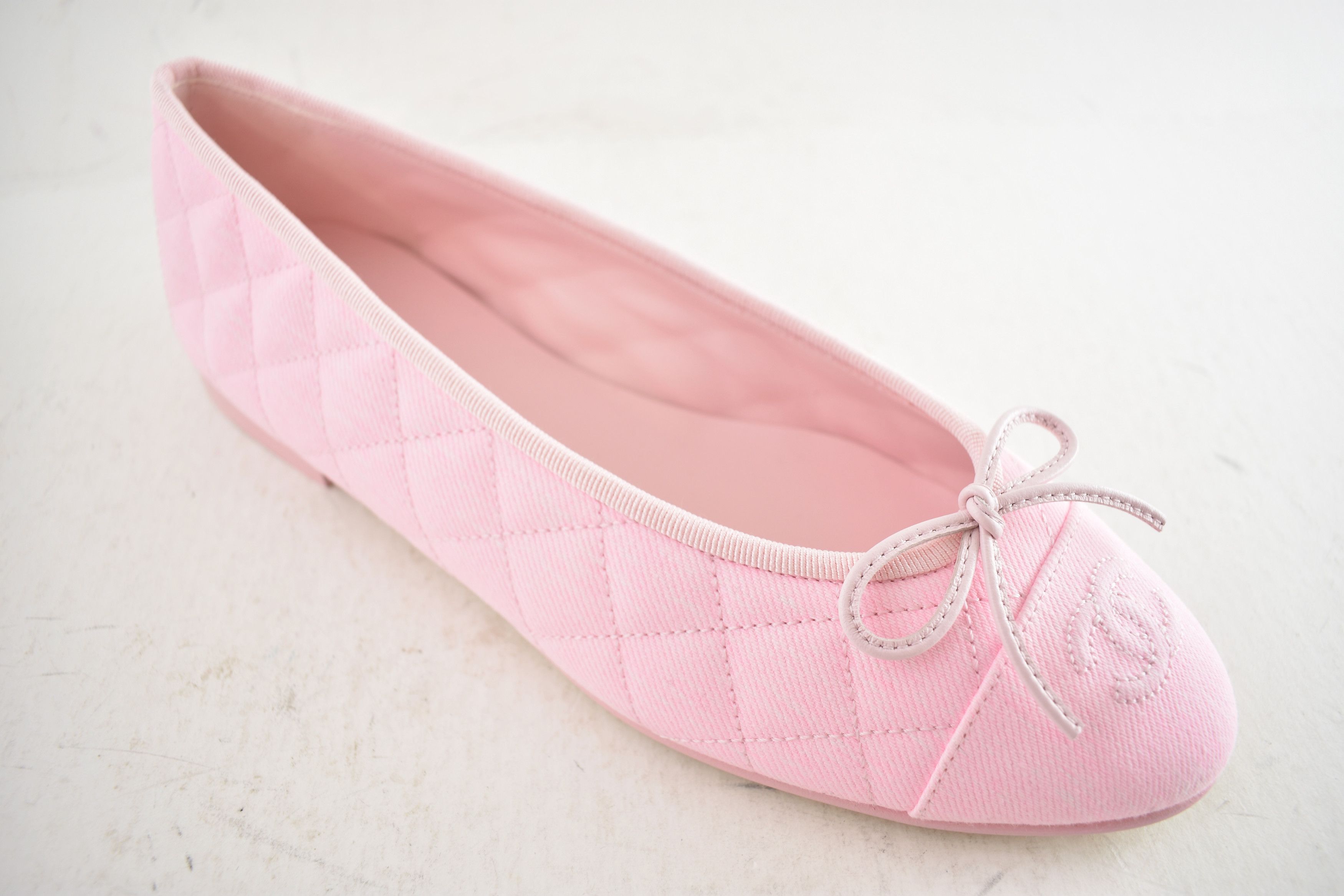 Chanel 26P Denim Quilted CC Logo Bow Tie Ballet Ballerina Flat 37 Size US 7 / IT 37 - 6 Thumbnail