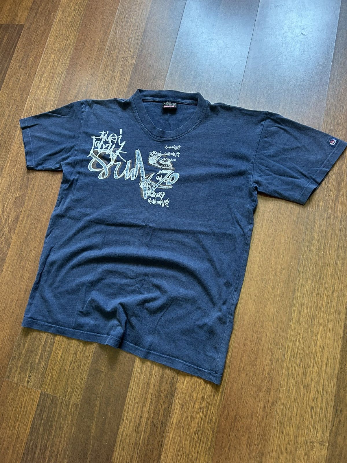 Quiksilver Vintage 90s Quiksilver Surf Men’s T-shirt Streetwear Size M Size US M / EU 48-50 / 2 - 2 Thumbnail