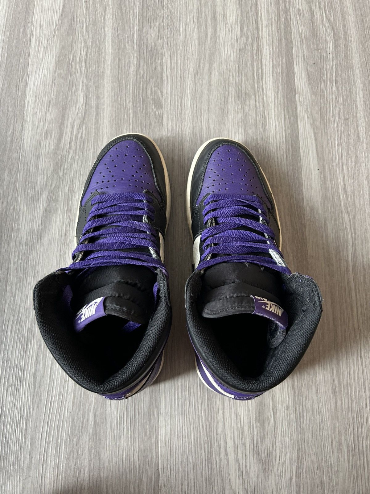 Jordan Brand Air Jordan Retro 1 High OG Court Purple Size 10 Size US 10 / EU 43 - 4 Thumbnail