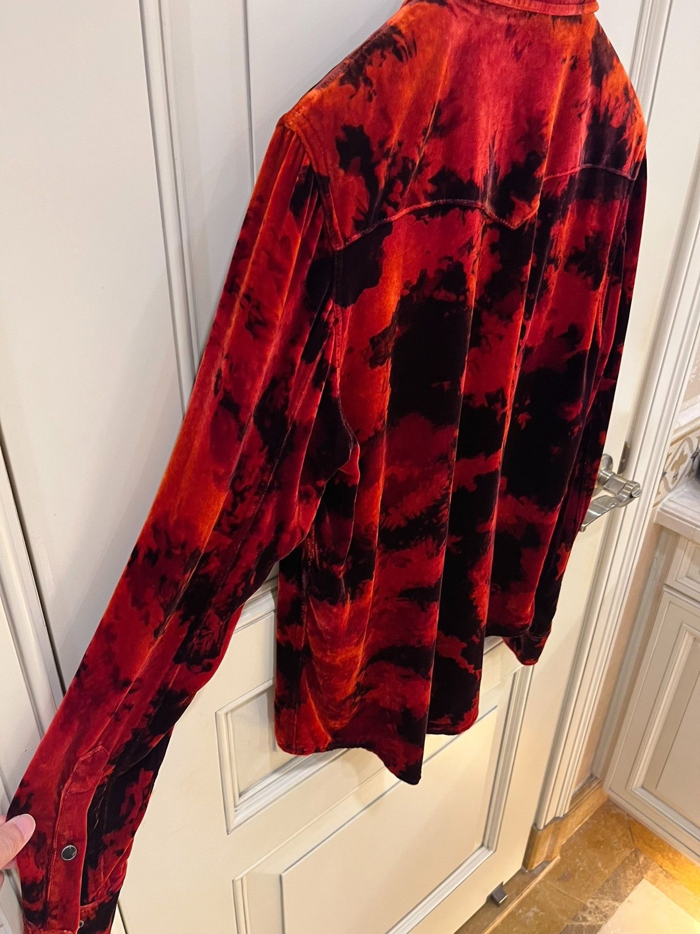 Saint Laurent Paris Saint Laurent Red Tie-Dye Velvet Western Shirt Size US M / EU 48-50 / 2 - 7 Thumbnail