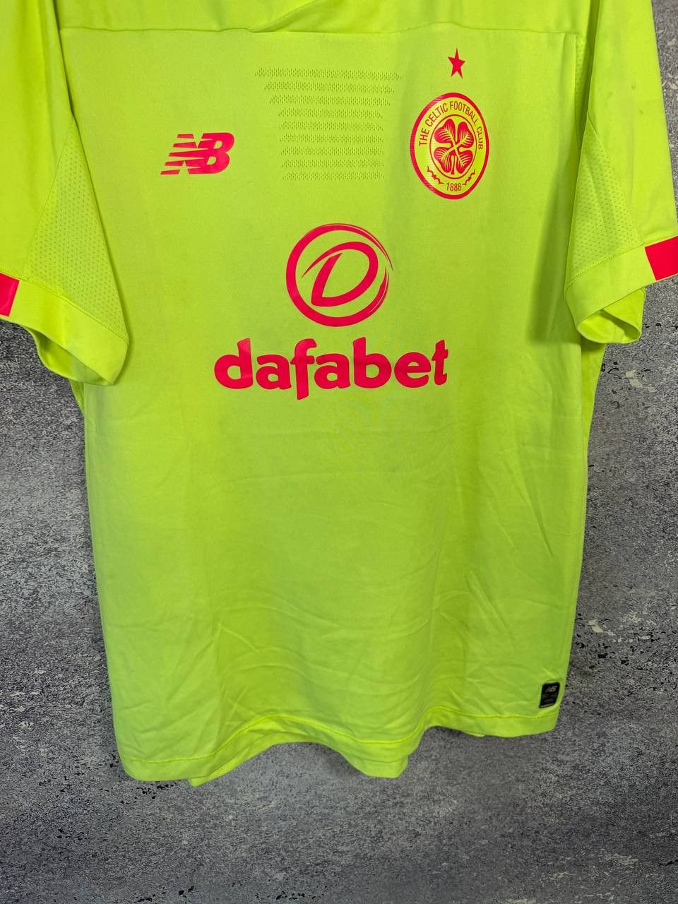 New Balance × Vintage Vintage Celtic 2019/20 GK NB Soccer Jersey Blokcore Size US XL / EU 56 / 4 - 5 Thumbnail