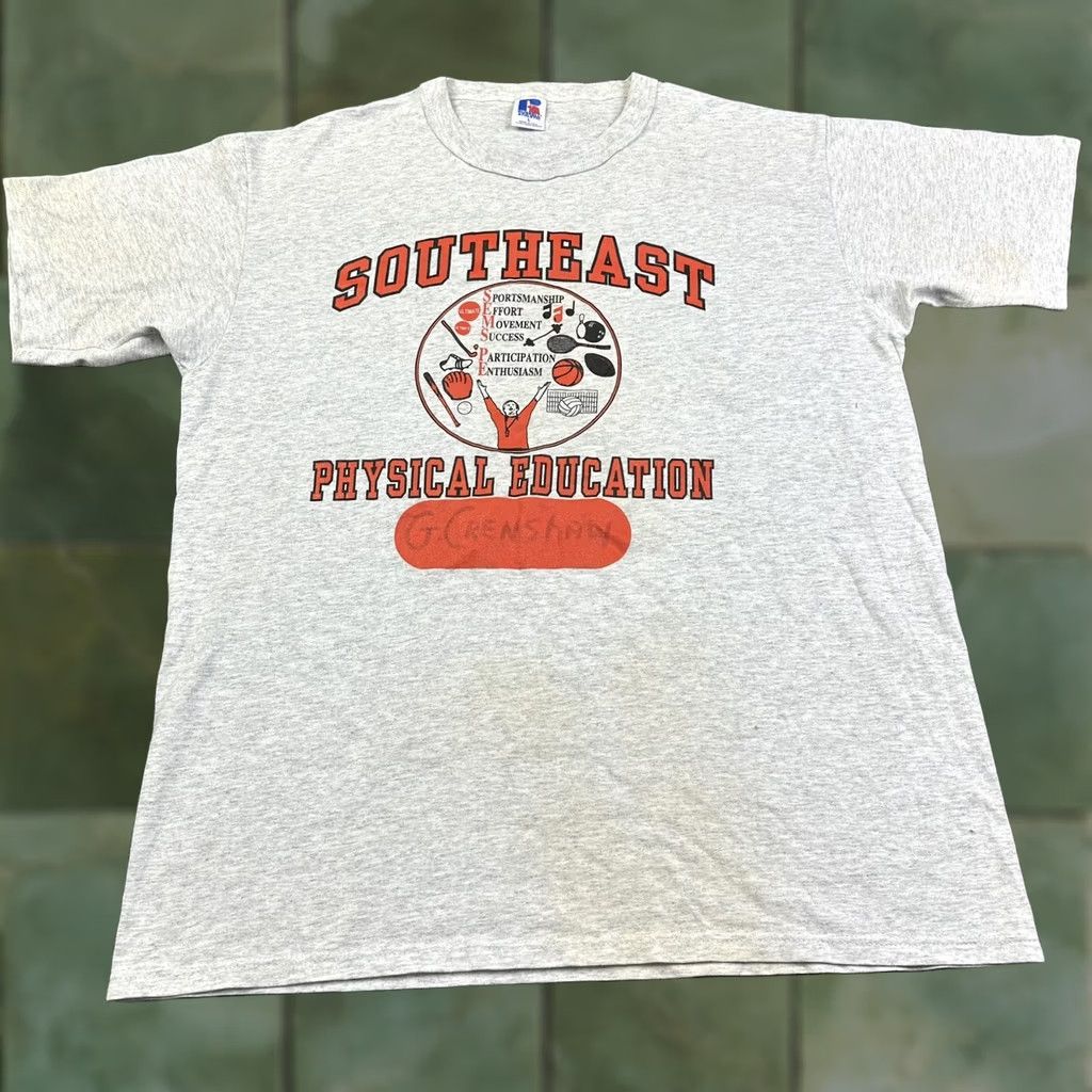 Russell Athletic VINTAGE Southeast Highschool Gym Sport T-Shirt Large 90s Russell Athletic Gray Graphic Short Sleeve Crew Neck Men Size US L / EU 52-54 / 3 - 1 Thumbnail