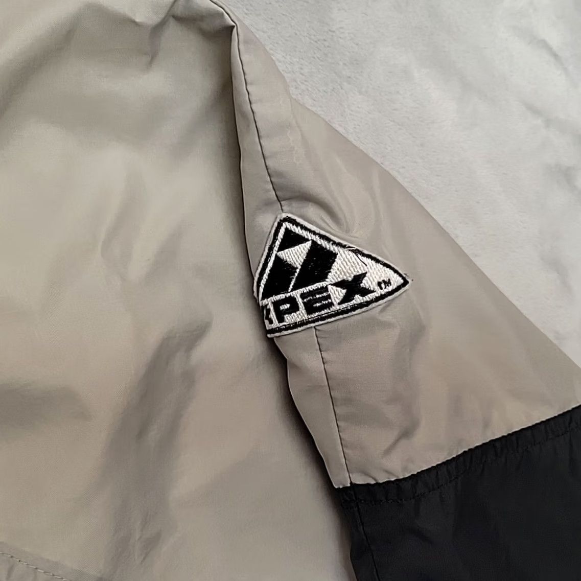 Vintage VINTAGE Apex One Raiders Jacket Windbreaker Mens Large Grey Black Streetwear Size US L / EU 52-54 / 3 - 5 Thumbnail