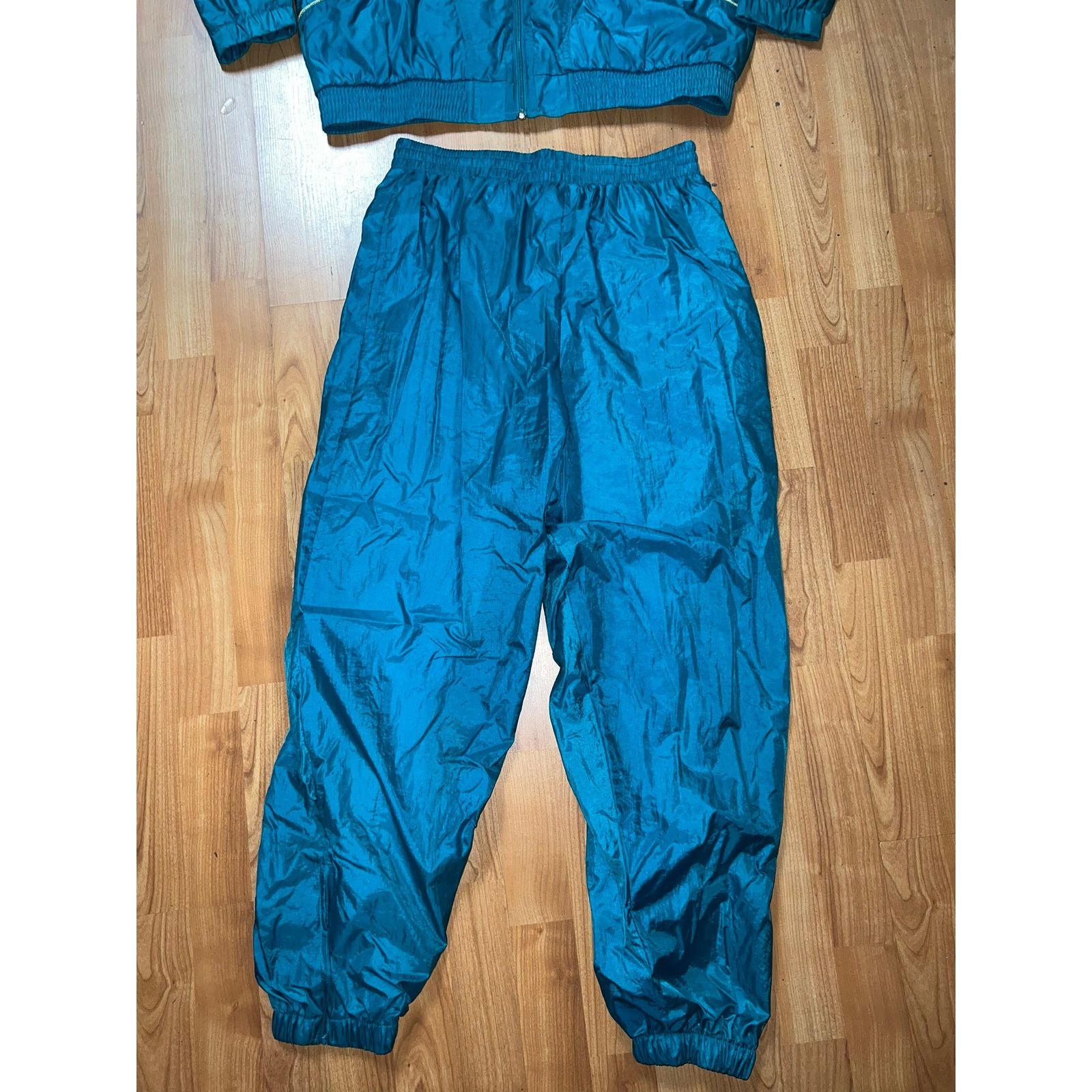 Vintage Vintage Womens Track Suit Nylon Tracksuit Set 90s VTG Large Size L / US 10 / IT 46 - 2 Thumbnail