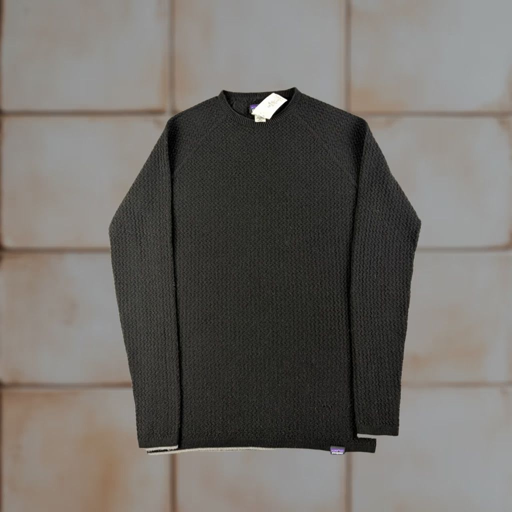 Patagonia Patagonia T-Shirt Women’s Small Black Merino Baselayer Long Sleeve Activewear Size S / US 4 / IT 40 - 1 Thumbnail