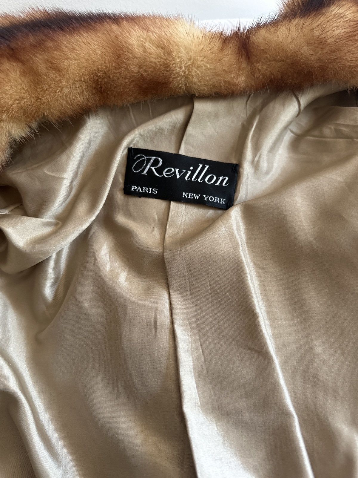 Revillon Authentic Vintage 1970’s Revillon Paris Fur Coat Size M / US 6-8 / IT 42-44 - 3 Thumbnail