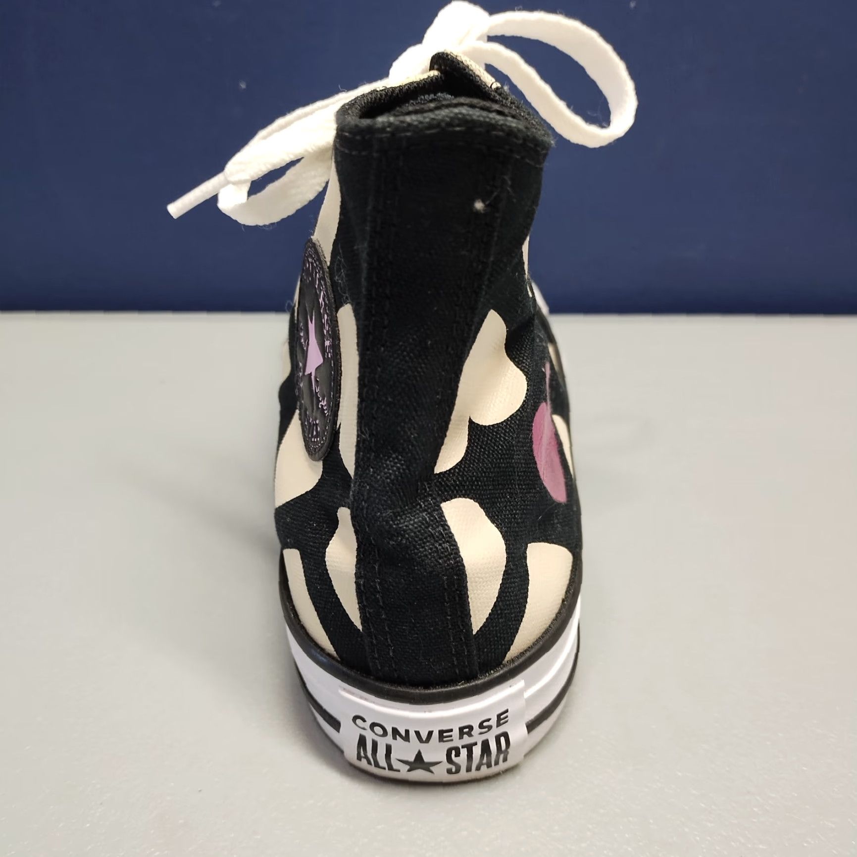Converse Converse Chuck Taylor High Top Sneakers Womens Size 7 Black Multi Twisted Hearts - Size 7 Womens Converse High Top Sneaker Black Multi Twisted Hearts Size M / US 6-8 / IT 42-44 - 7 Thumbnail