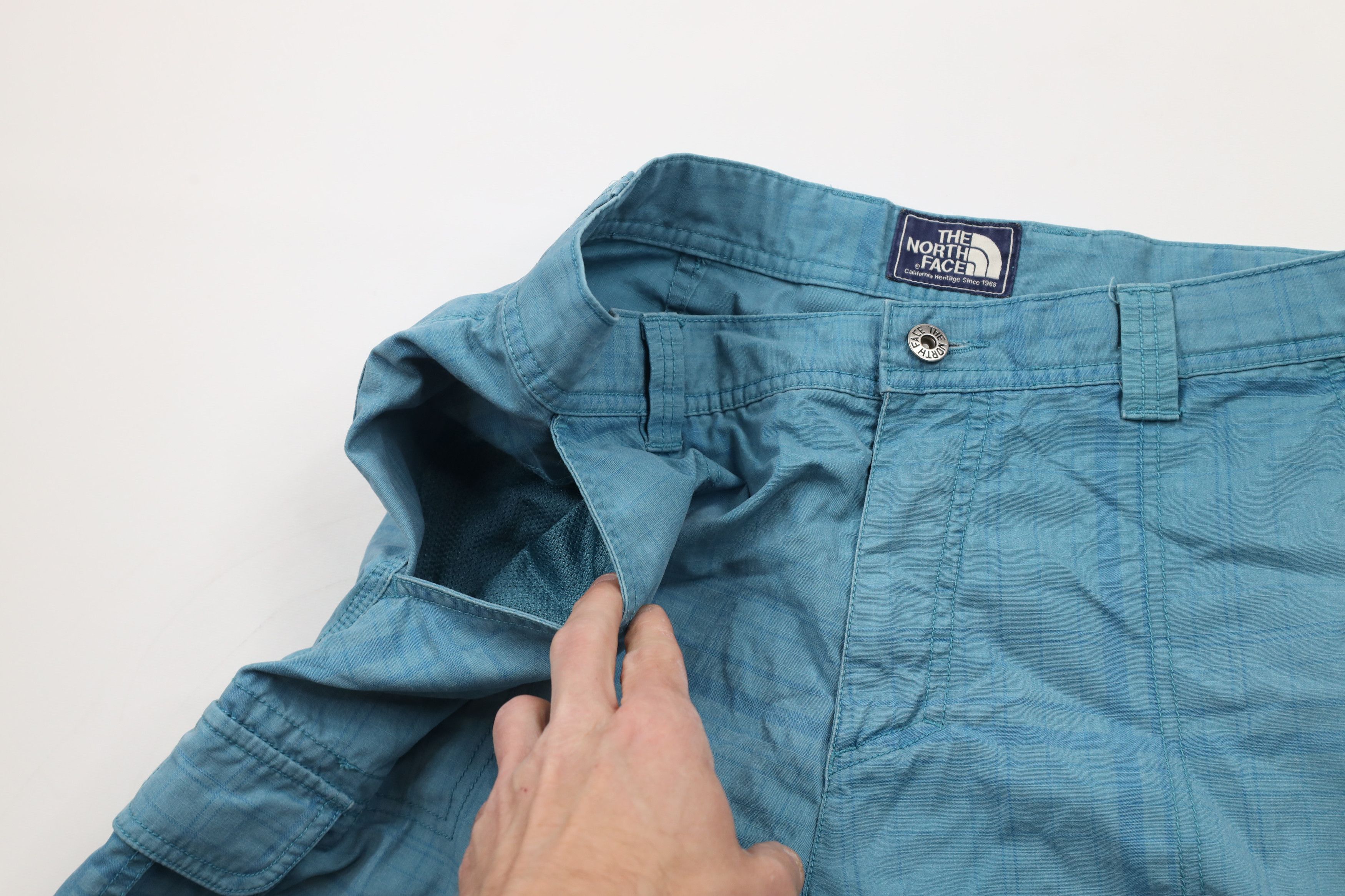 The North Face × Vintage Vintage The North Face Spell Out Cargo Shorts Blue Plaid Size US 34 / EU 50 - 5 Thumbnail