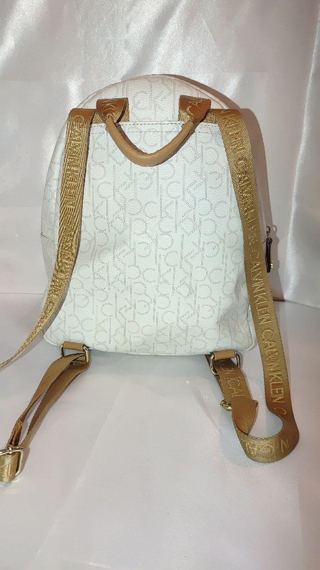 Calvin Klein Calvin Klein Millie Signature Backpack in Vegan Leather Size ONE SIZE - 4 Thumbnail