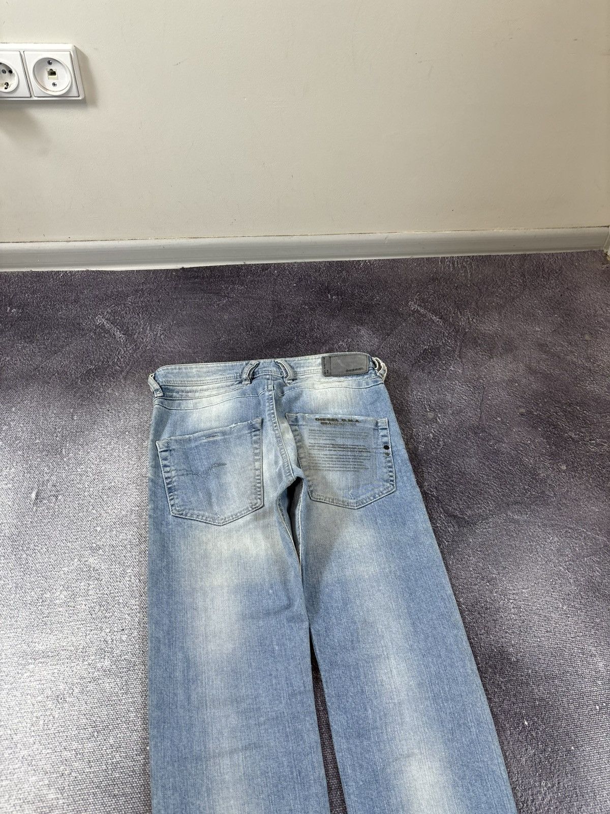 Diesel Diesel Belther NWT Men’s Regular Slim Tapered Denim Jeans Size US 27 - 17 Thumbnail