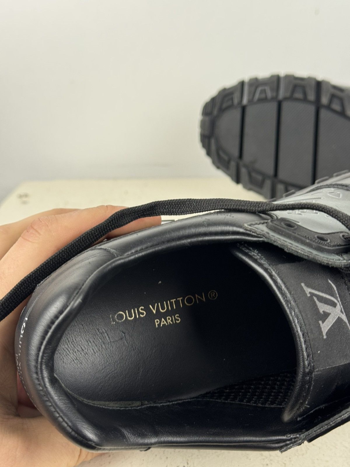 Louis Vuitton Louis Vuitton sneakers in excellent condition, sizes 9-10 Size US 10 / EU 43 - 14 Thumbnail