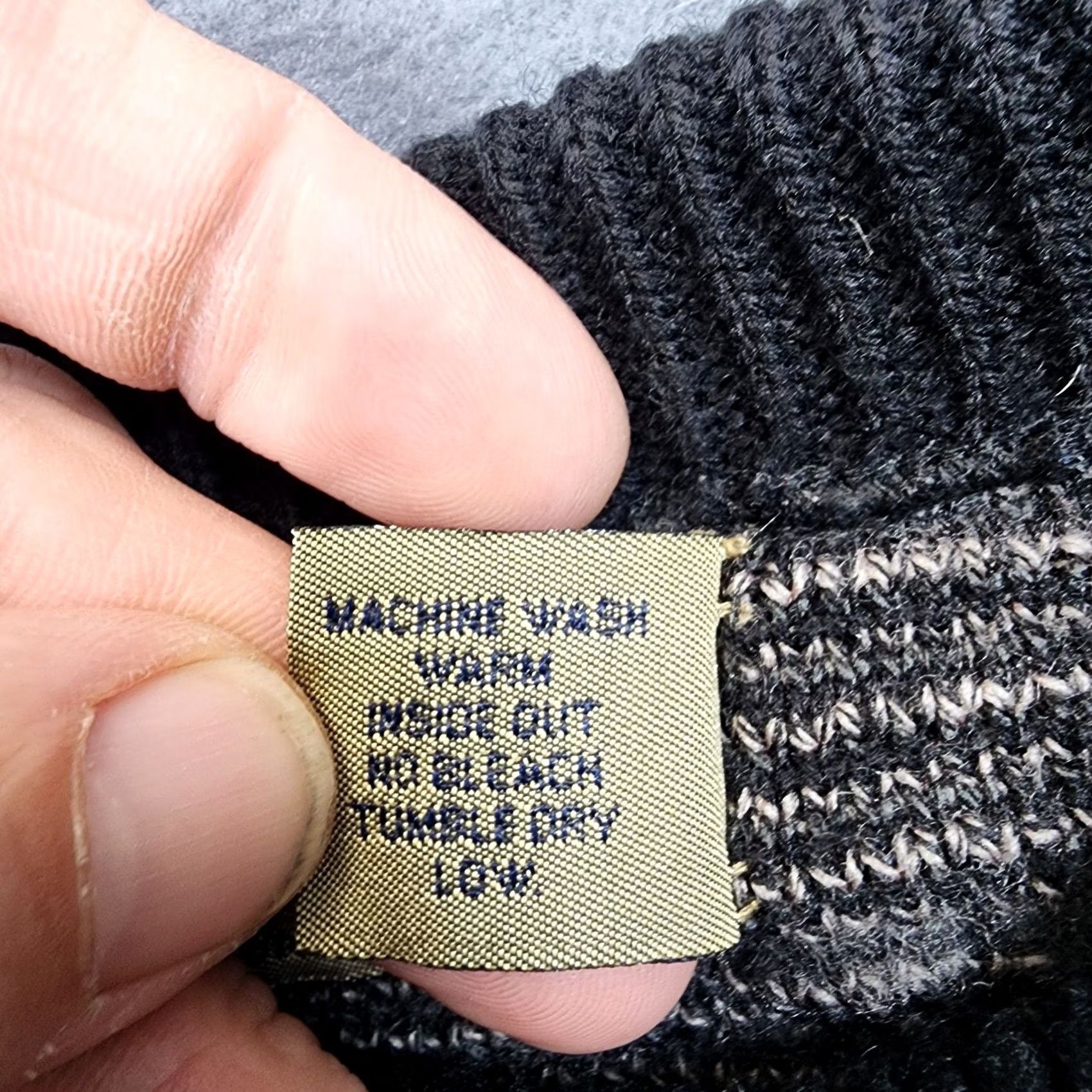 Jantzen VINTAGE PDX Jantzen Sweater Mens Large Acrylic Black Grey 90s Diamond Argyle Crew Neck Pullover Knit Long Sleeve Mens Woolless Size US L / EU 52-54 / 3 - 4 Thumbnail