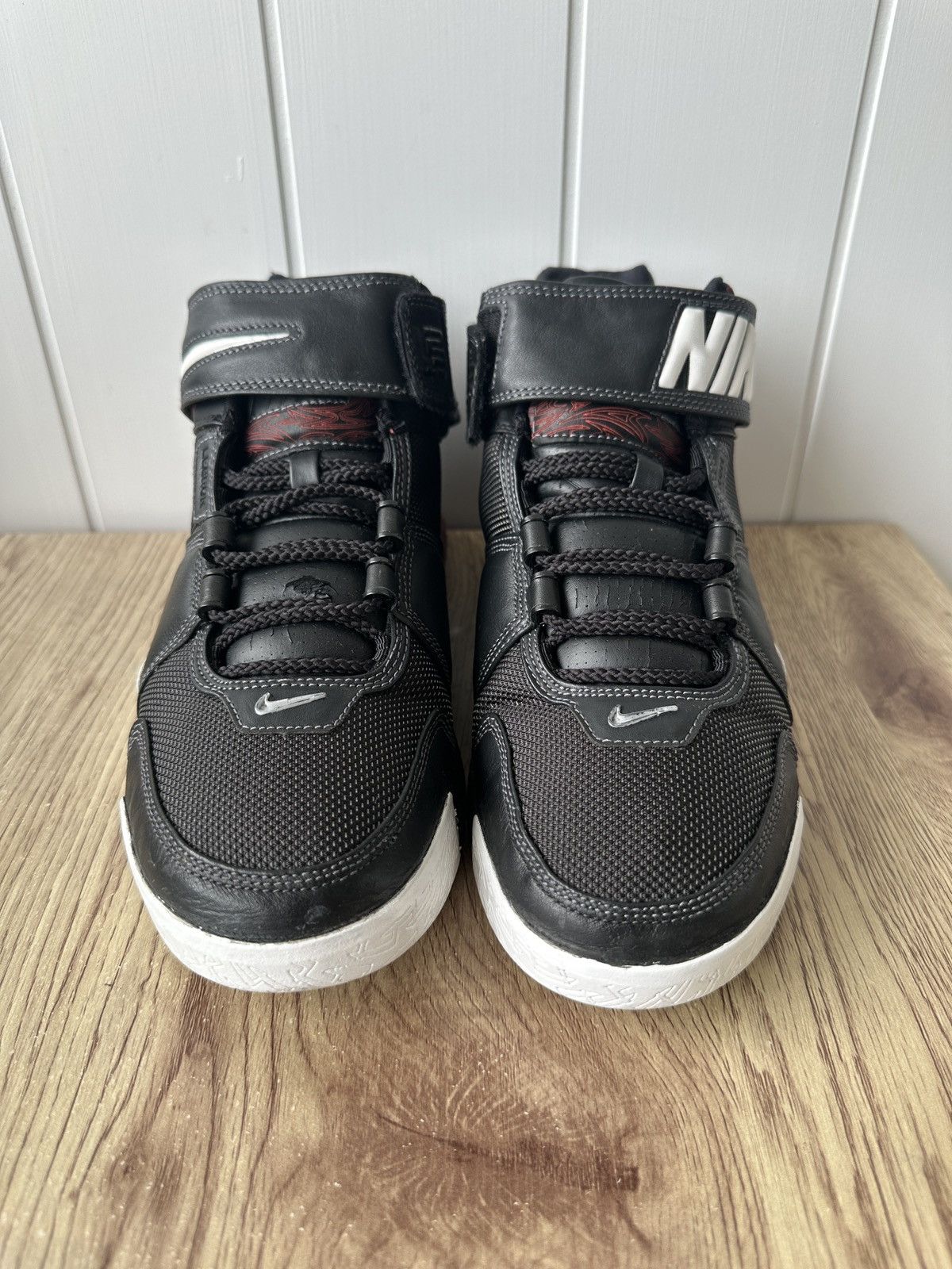 Nike Nike Air Zoom Generation II (LeBron 2)Black/White/Red OG Box Size US 10.5 / EU 43-44 - 4 Thumbnail