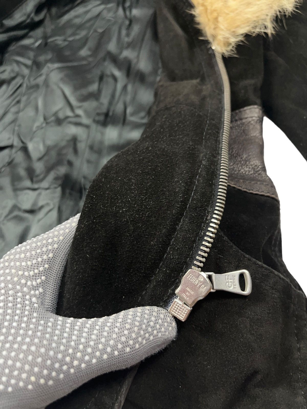 Gianfranco Ferre × Vintage Vintage Gianfranco Ferre Leather Coat with Coyote Fur 90s Size XS / US 0-2 / IT 36-38 - 14 Thumbnail