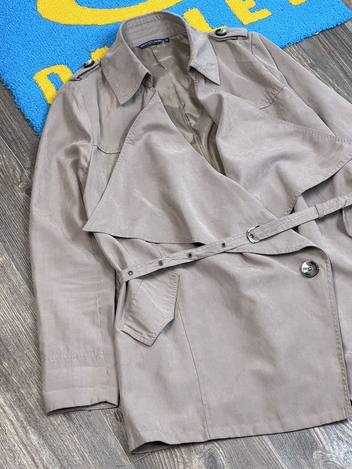 Alexander McQueen Alexander McQueen Lace Asymmetrical Drape Short Trench Coat Size M / US 6-8 / IT 42-44 - 5 Thumbnail