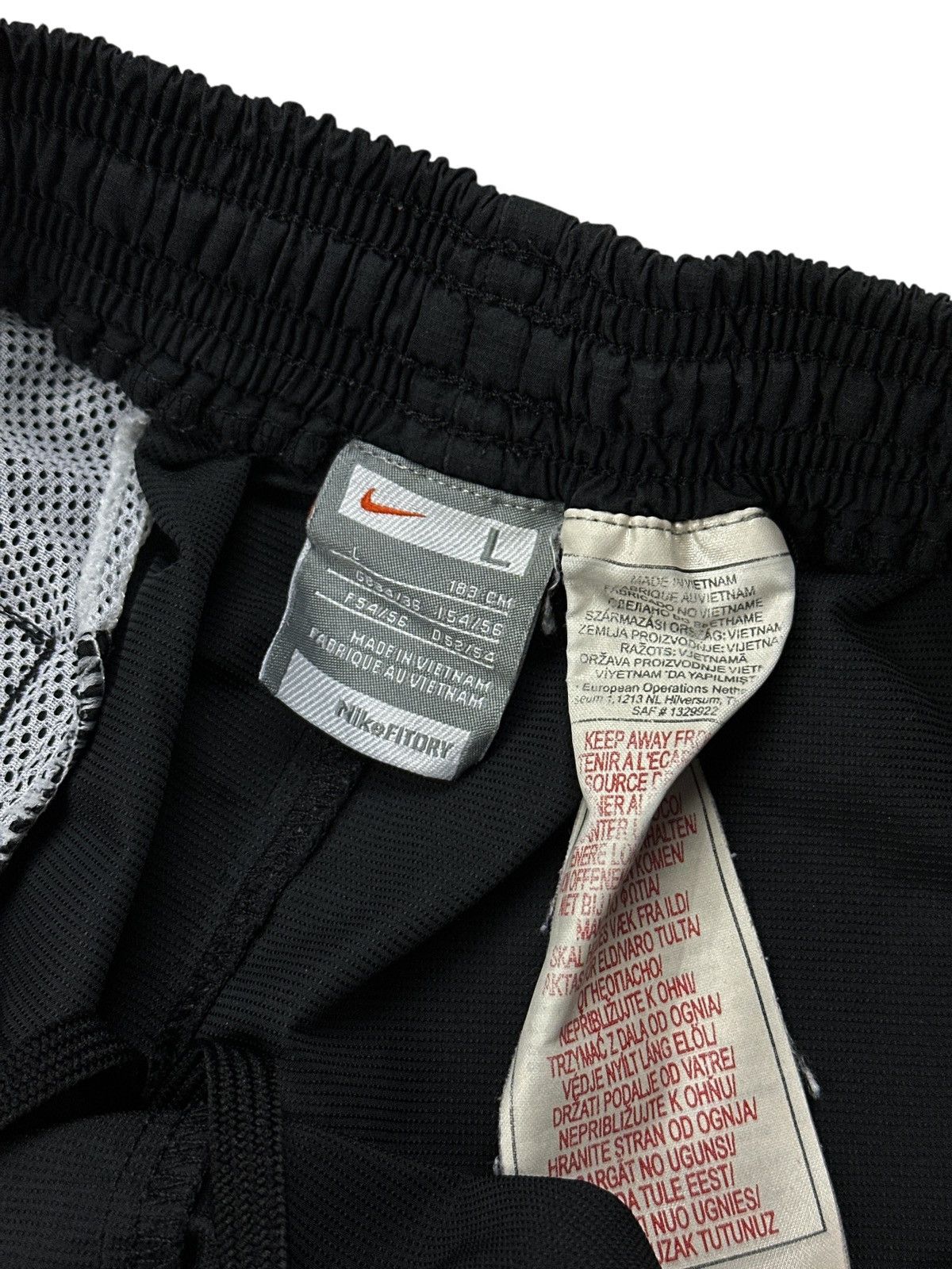 Nike Vintage Y2K Nike Court Lightweight Shorts Black Nike Fit Size US 34 / EU 50 - 11 Thumbnail