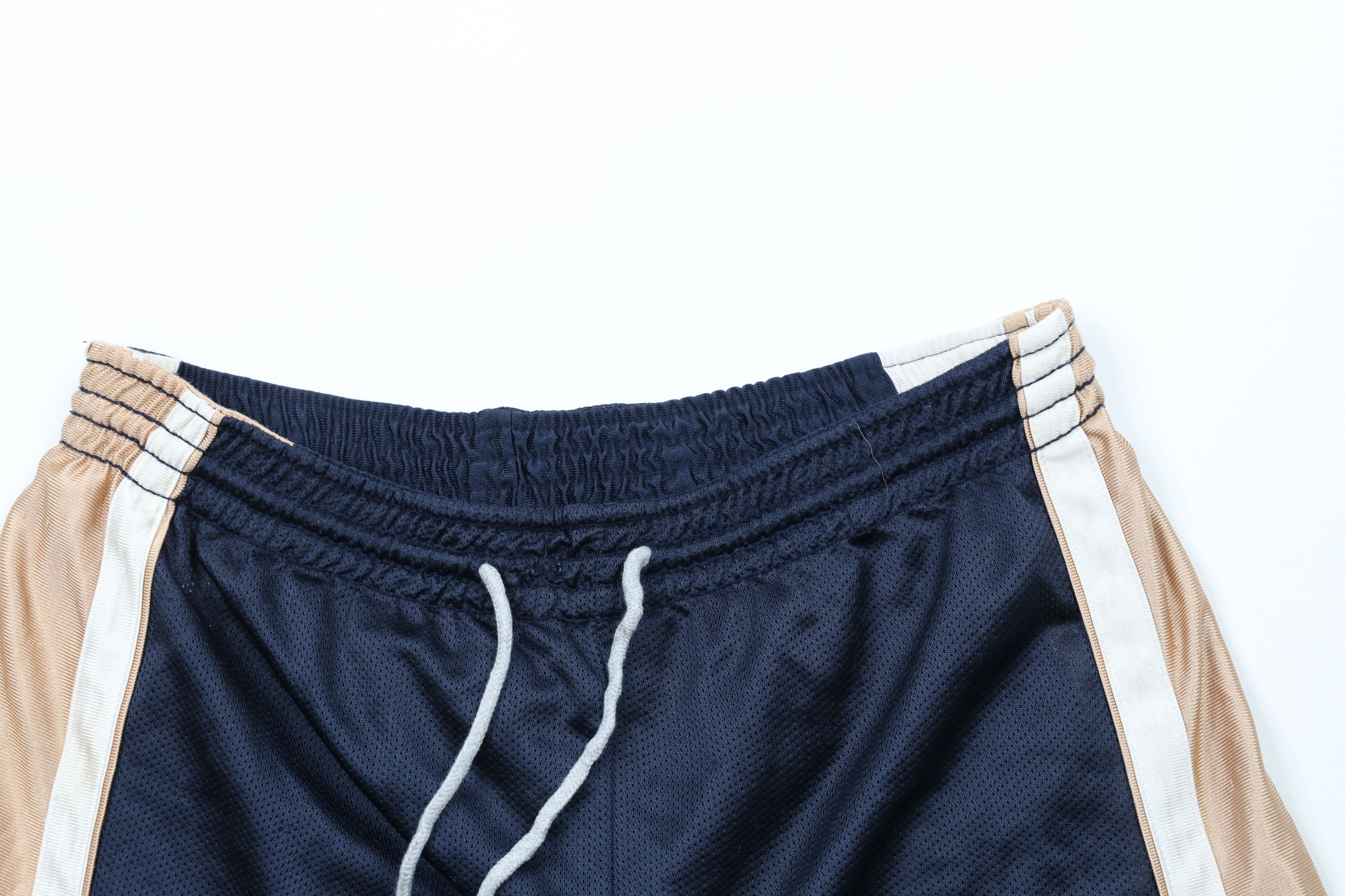 Vintage Vintage 90s Streetwear Reversible Above Basketball Shorts Size US 36 / EU 52 - 2 Thumbnail