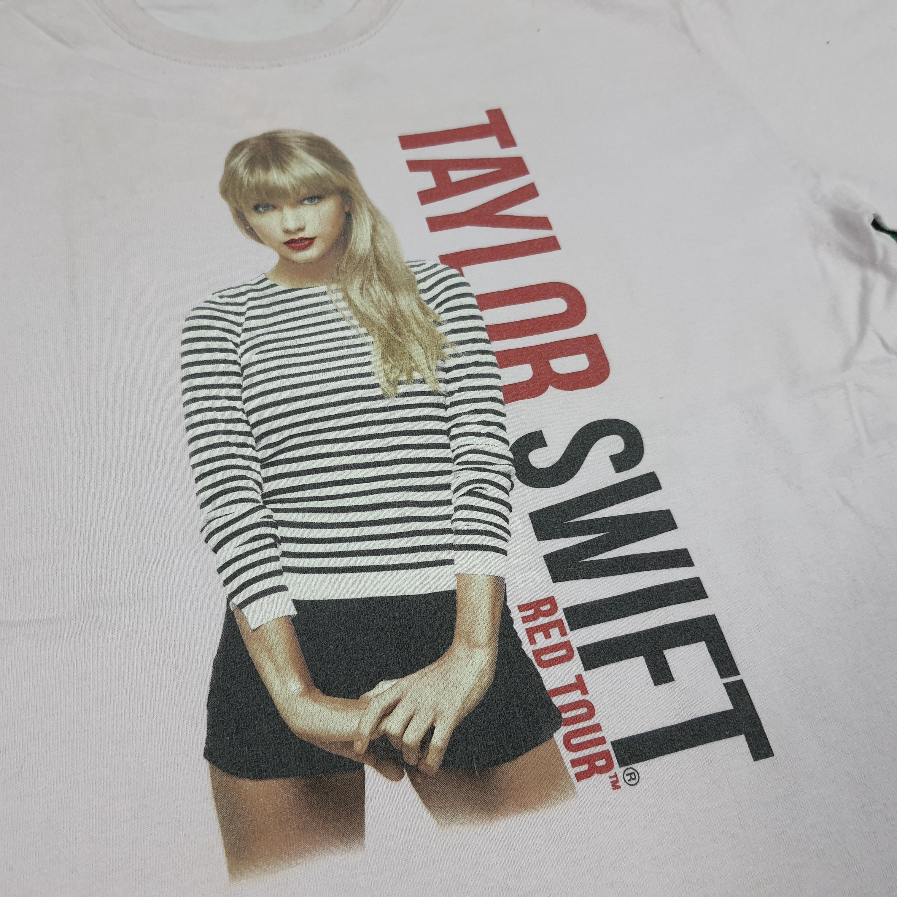 Band Tees × Vintage Vintage Taylor Swift The Red Tour Tshirt Size US M / EU 48-50 / 2 - 2 Thumbnail
