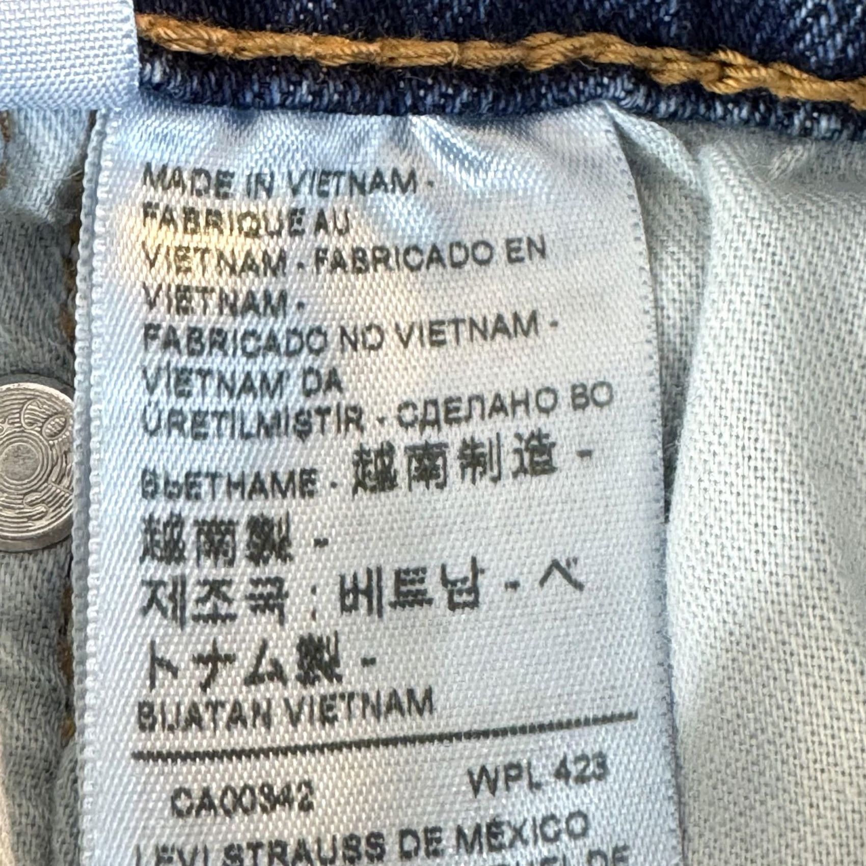 Levi's VINTAGE Levis 511 Shorts Mens 30 Blue Denim Slim Fit Cutoff Raw Hem Stretch Zip Fly Size US 30 / EU 46 - 4 Thumbnail