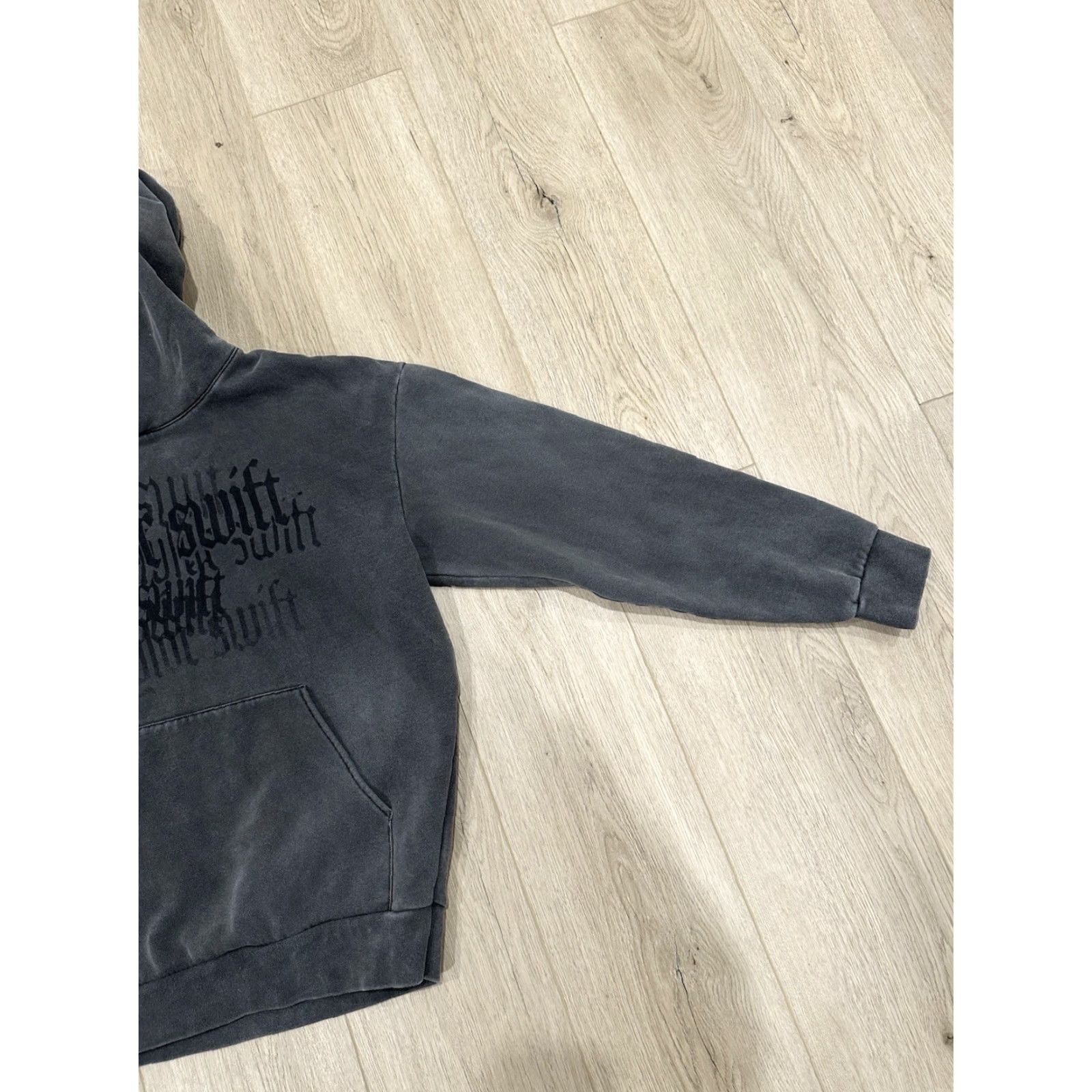 Vintage Taylor Swift Reputation Hoodie XS/S Gray Pullover Long Sleeve Unisex Adults Size XS / US 0-2 / IT 36-38 - 2 Thumbnail