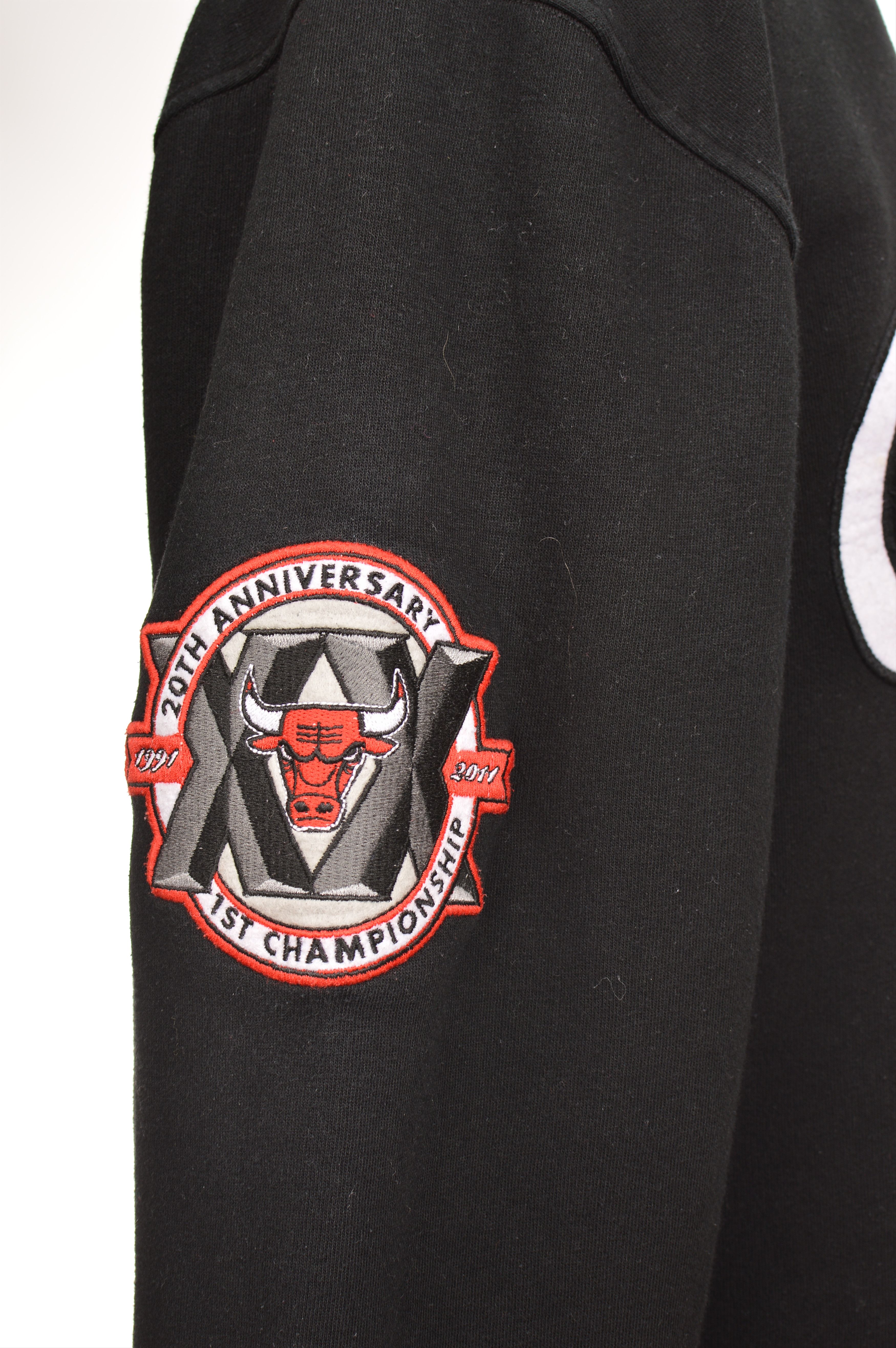 Mitchell & Ness Chicago Bulls 20th Anniversary 1st Championship Sweatshirt Size US L / EU 52-54 / 3 - 4 Thumbnail
