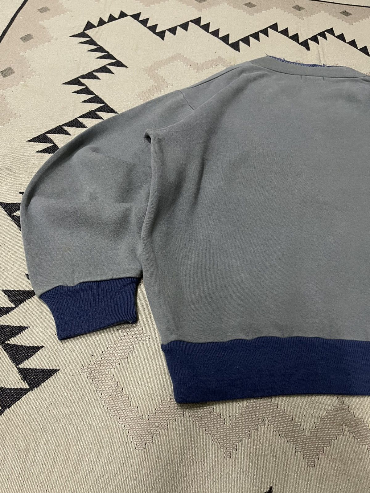 Boneville 1980s BONEVILLE “NAVY ARCTIC” V NECK SWEATSHIRT Size US M / EU 48-50 / 2 - 15 Thumbnail