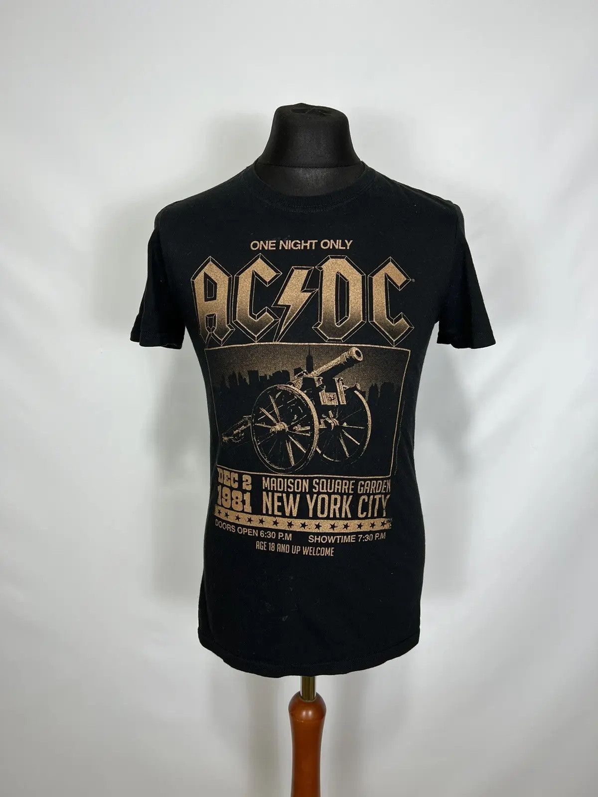 AC/DC × Band Tees Ac/Dc 2017 rock T-shirt Size US S / EU 44-46 / 1 - 1 Thumbnail