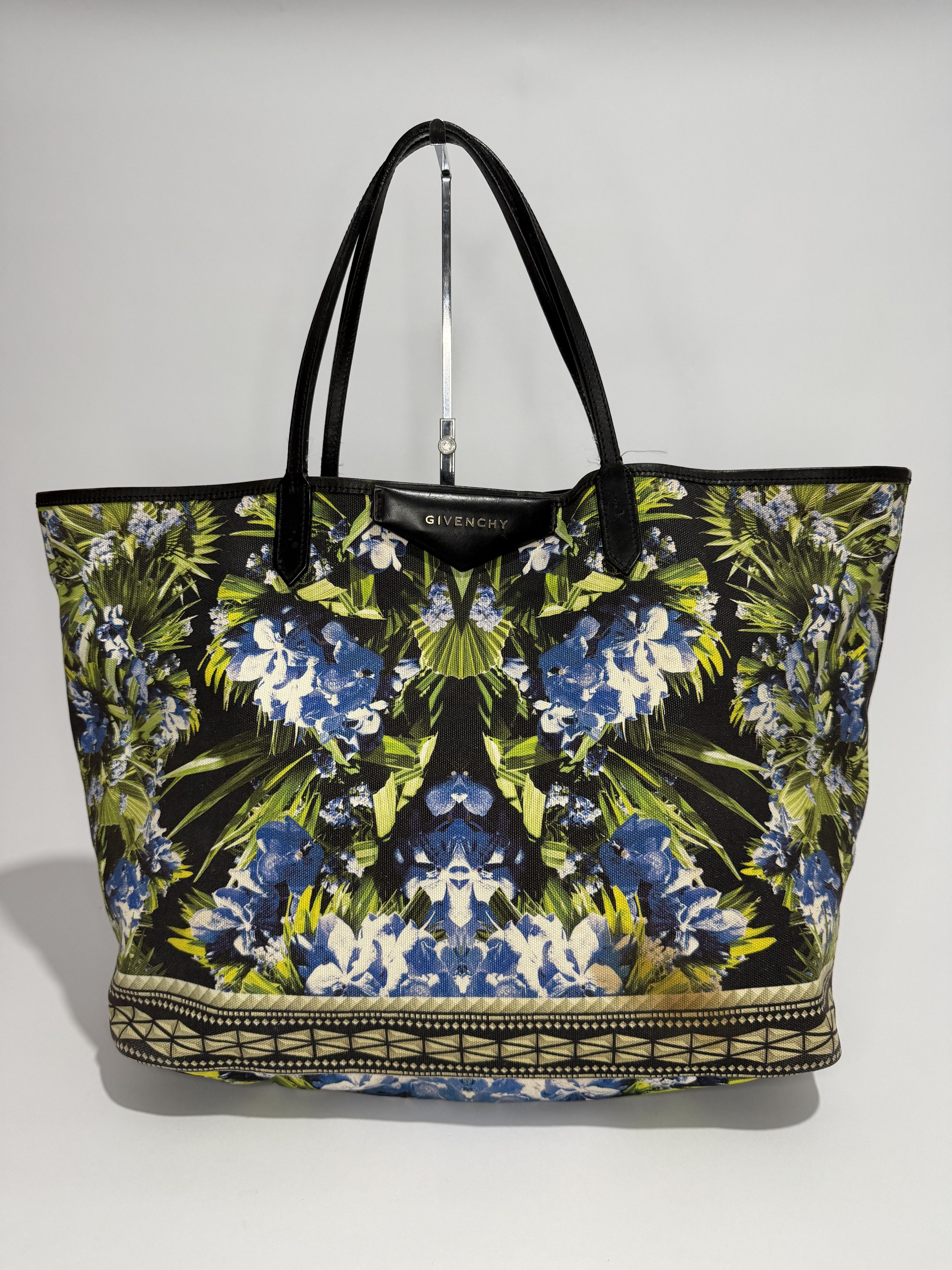 Givenchy GIVENCHY Floral Print Coated Canvas Antigona Large Tote Bag Size ONE SIZE - 1 Thumbnail