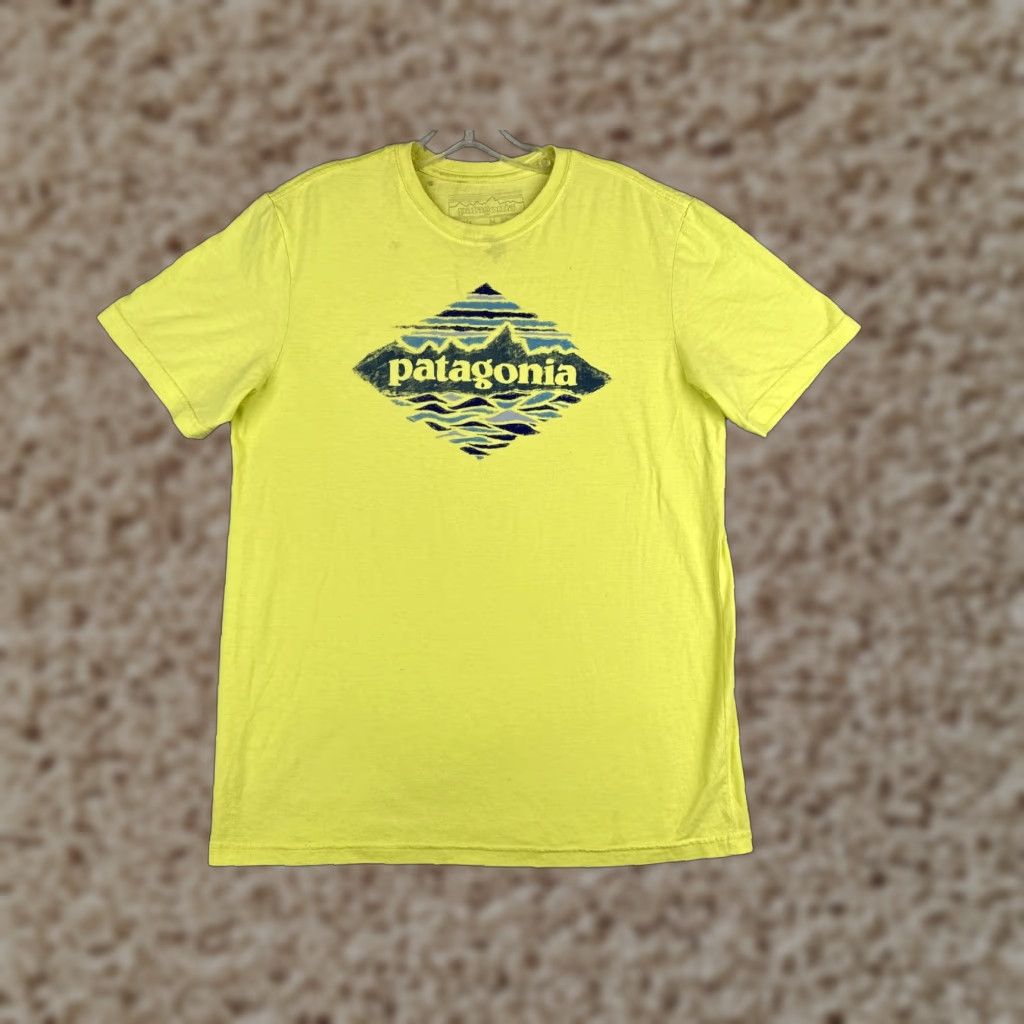 Patagonia Patagonia Men’s T-Shirt Medium Yellow Slim Fit Crew Neck Cotton Blend Jersey Size US M / EU 48-50 / 2 - 1 Thumbnail