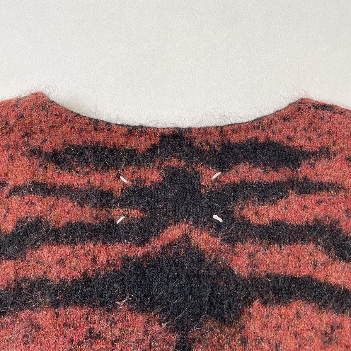 Maison Margiela A/W 05 ‘Tiger Stripe’ Mohair Sweater Size S / US 4 / IT 40 - 13 Thumbnail
