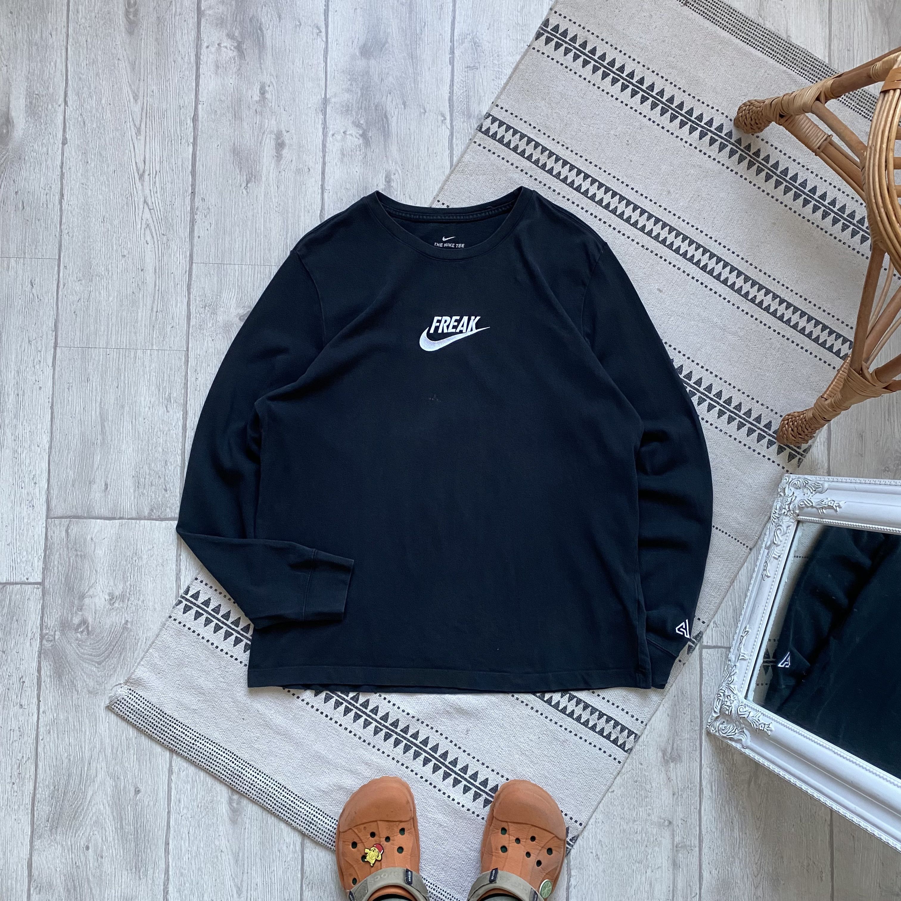 Nike 🖤 Vintage Nike Giannis Freak Longsleeve Center logo Faded Size US XL / EU 56 / 4 - 1 Thumbnail