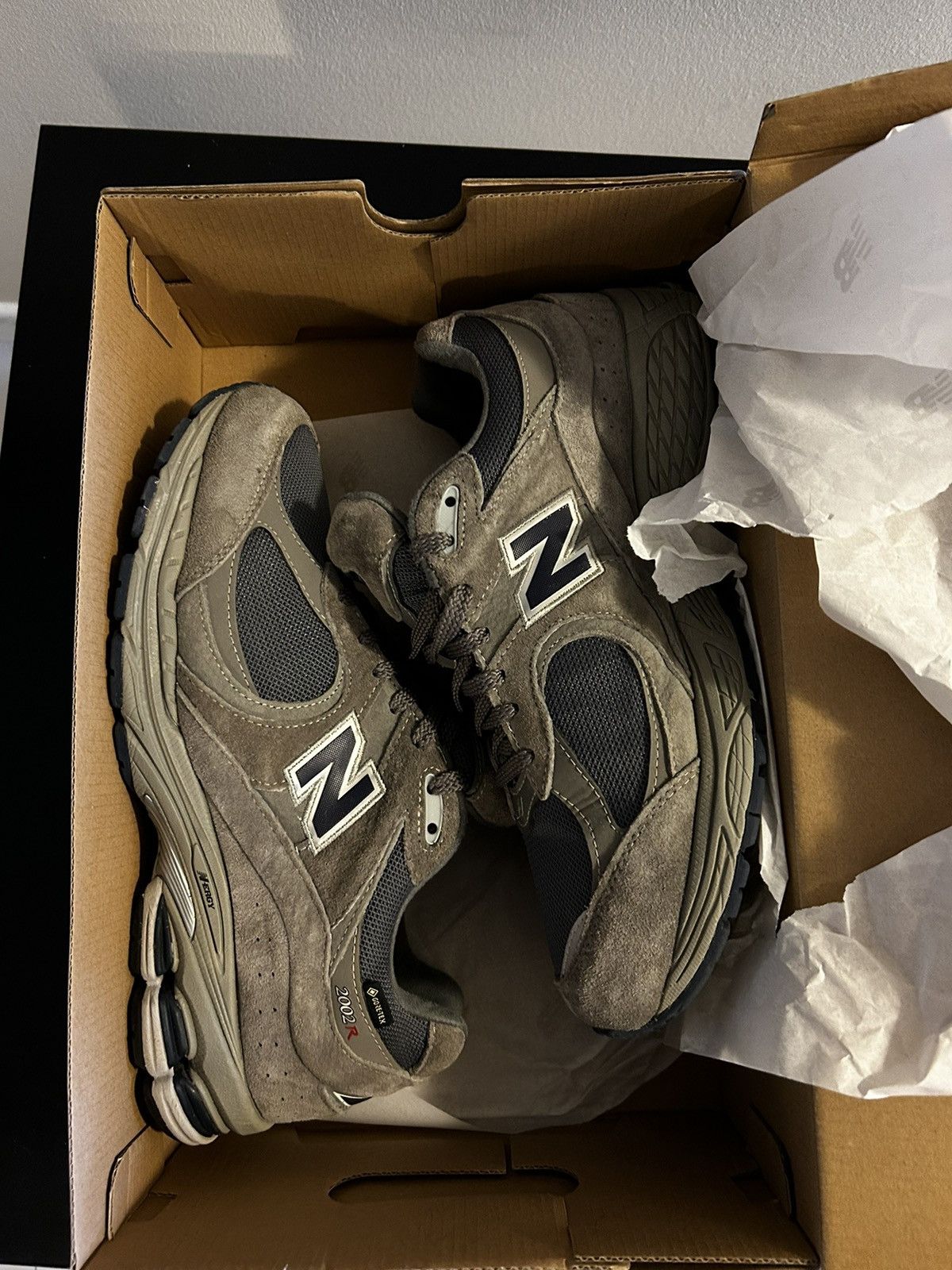 image of 2002R Goretex Shoes in Grey, Men's (Size 11)