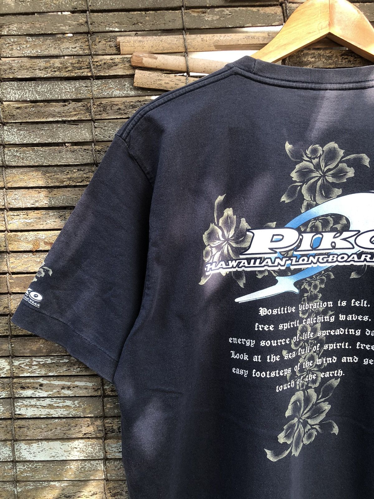 Japanese Brand × Quiksilver × Vintage Vintage Sunfaded Piko Surfwear Glitter Backhit Tee Size US L / EU 52-54 / 3 - 3 Thumbnail