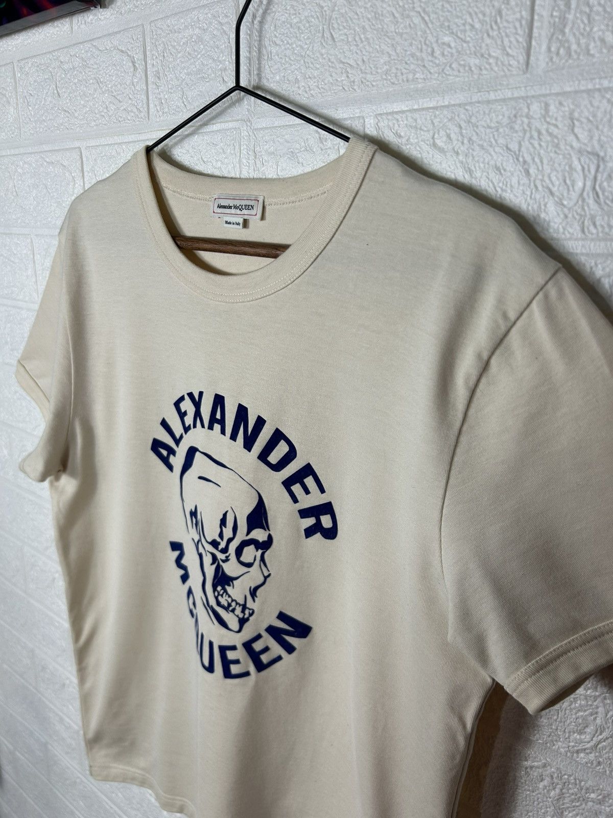 Alexander McQueen ALEXANDER MCQUEEN FLOCKED SKULL LOGO T-SHIRT Size US S / EU 44-46 / 1 - 2 Thumbnail