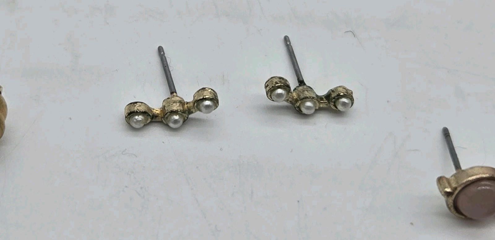 The Unbranded Brand Lot Of Random Vintage Earrings Pierced Small Earring 4 Pair Size ONE SIZE - 9 Thumbnail
