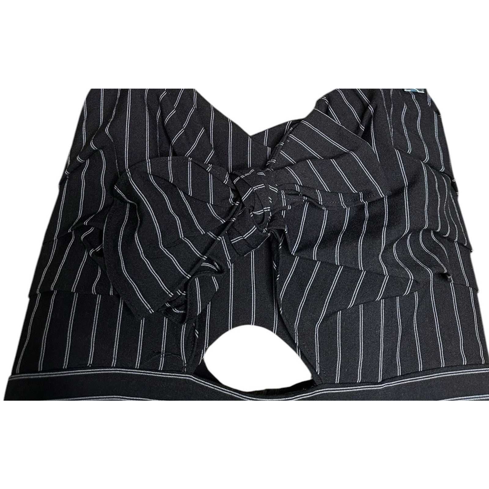 ASTR The Label ASTR Mara Black Pinstripe Cropped Wide Leg Jumpsuit L Size 30" / US 8 / IT 44 - 4 Thumbnail