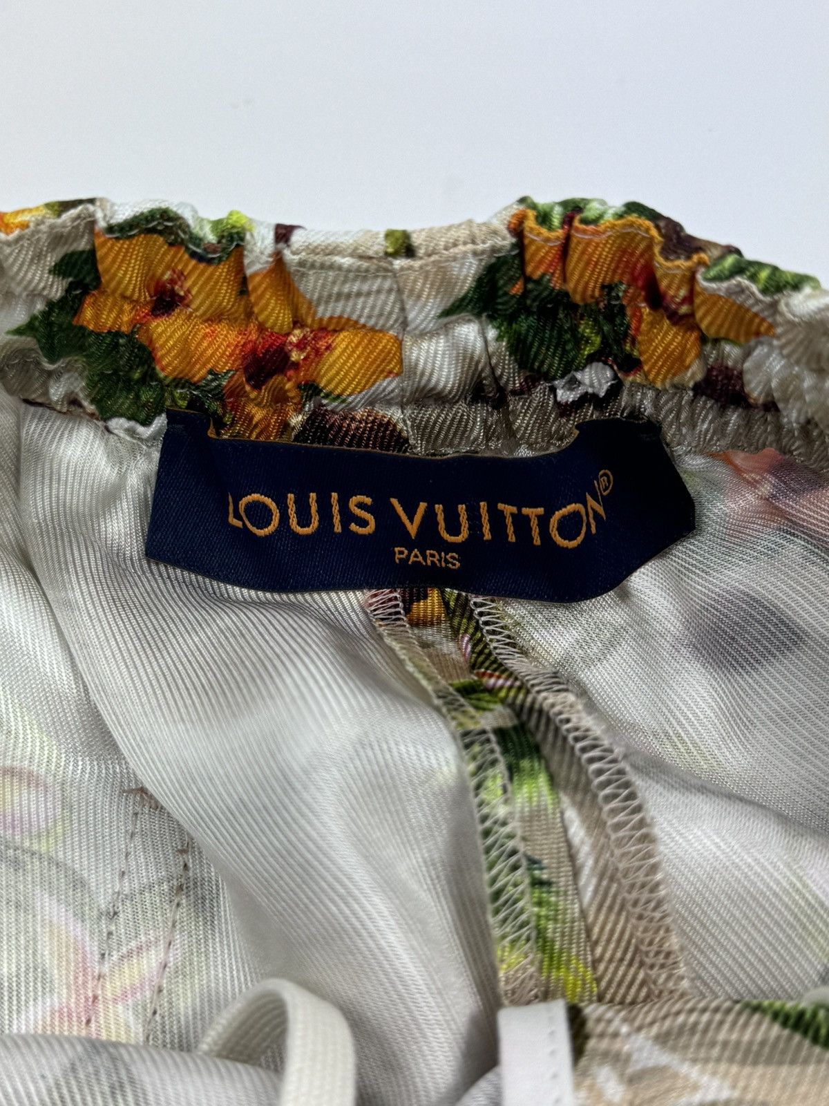 Louis Vuitton PHARELL WILLIAMS MONOGRAM /TROPICAL PRINT SILK SHORTS 1AFRK7 Size US 34 / EU 50 - 6 Thumbnail