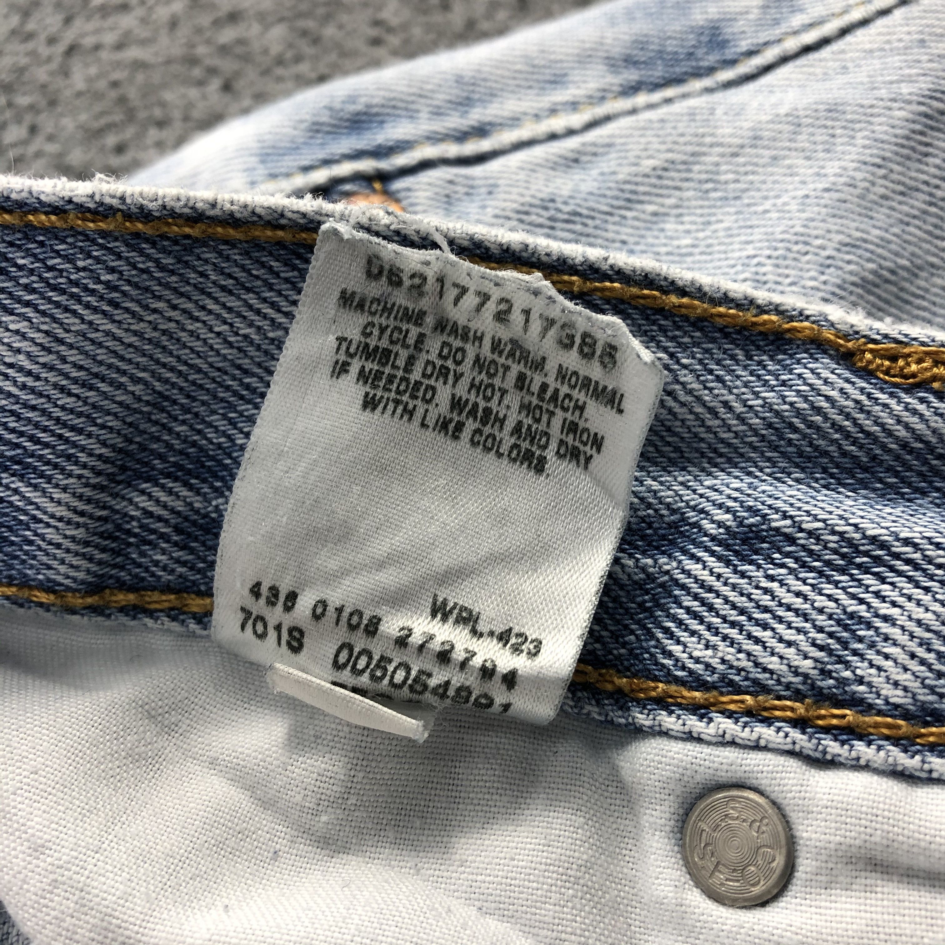 Levi's × Vintage Vintage Light Wash Levis 505 Jeans-JM1834 Size US 38 / EU 54 - 10 Thumbnail