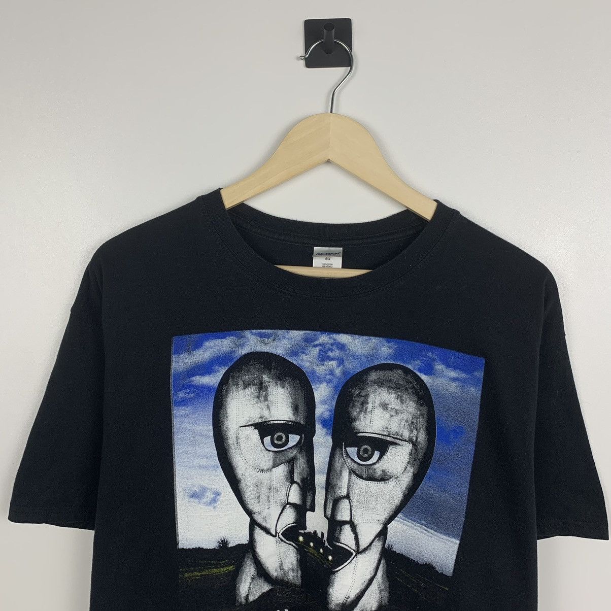Band Tees Vintage Pink Floyd The Division Bell Album Rock Band Tee Y2K Size US XL / EU 56 / 4 - 2 Thumbnail