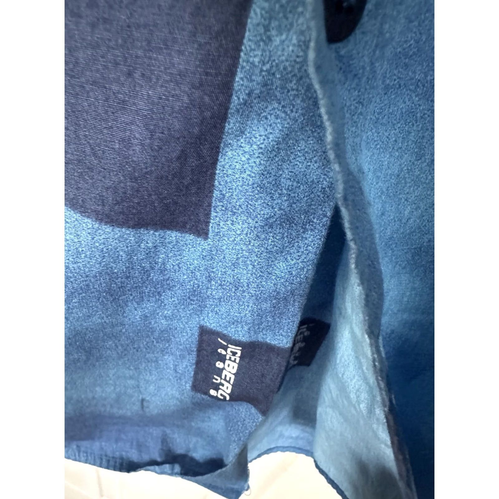 Vintage VINTAGE Iceberg Shirt Mens XL Blue Button-Up 90s Geometric Embroidered Spider Web Spellout Logo Hip Hop Size US XL / EU 56 / 4 - 5 Thumbnail