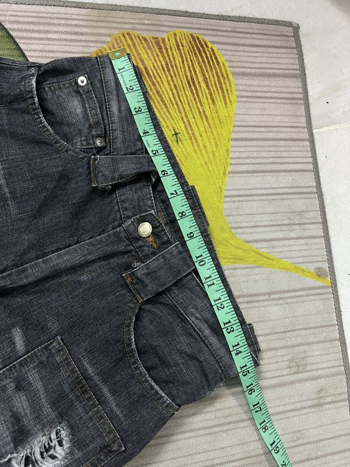 Japanese Brand 💥Zucca Multipocket Reconstruct Design Distressed Jean Size US 30 / EU 46 - 3 Thumbnail
