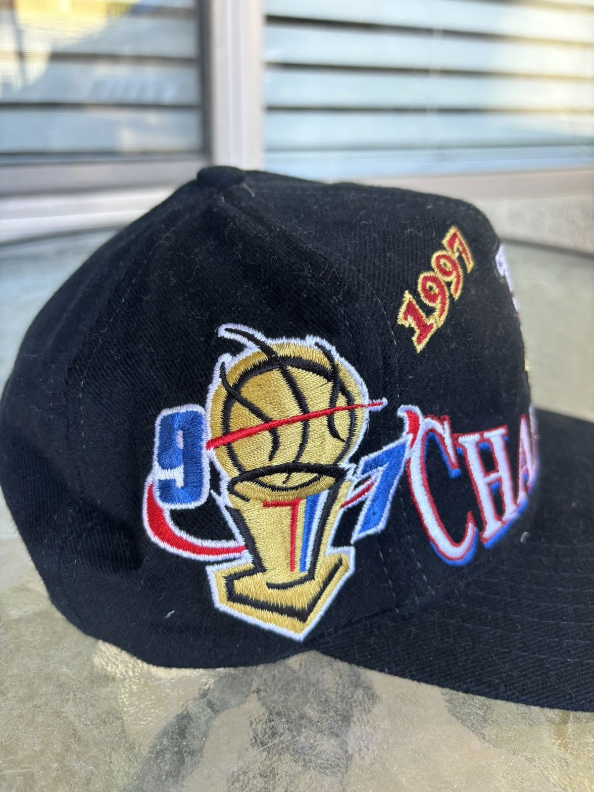 Logo Athletic Chicago Bulls 1997 NBA Champions Logo Athletic Vintage Hat Size ONE SIZE - 2 Thumbnail