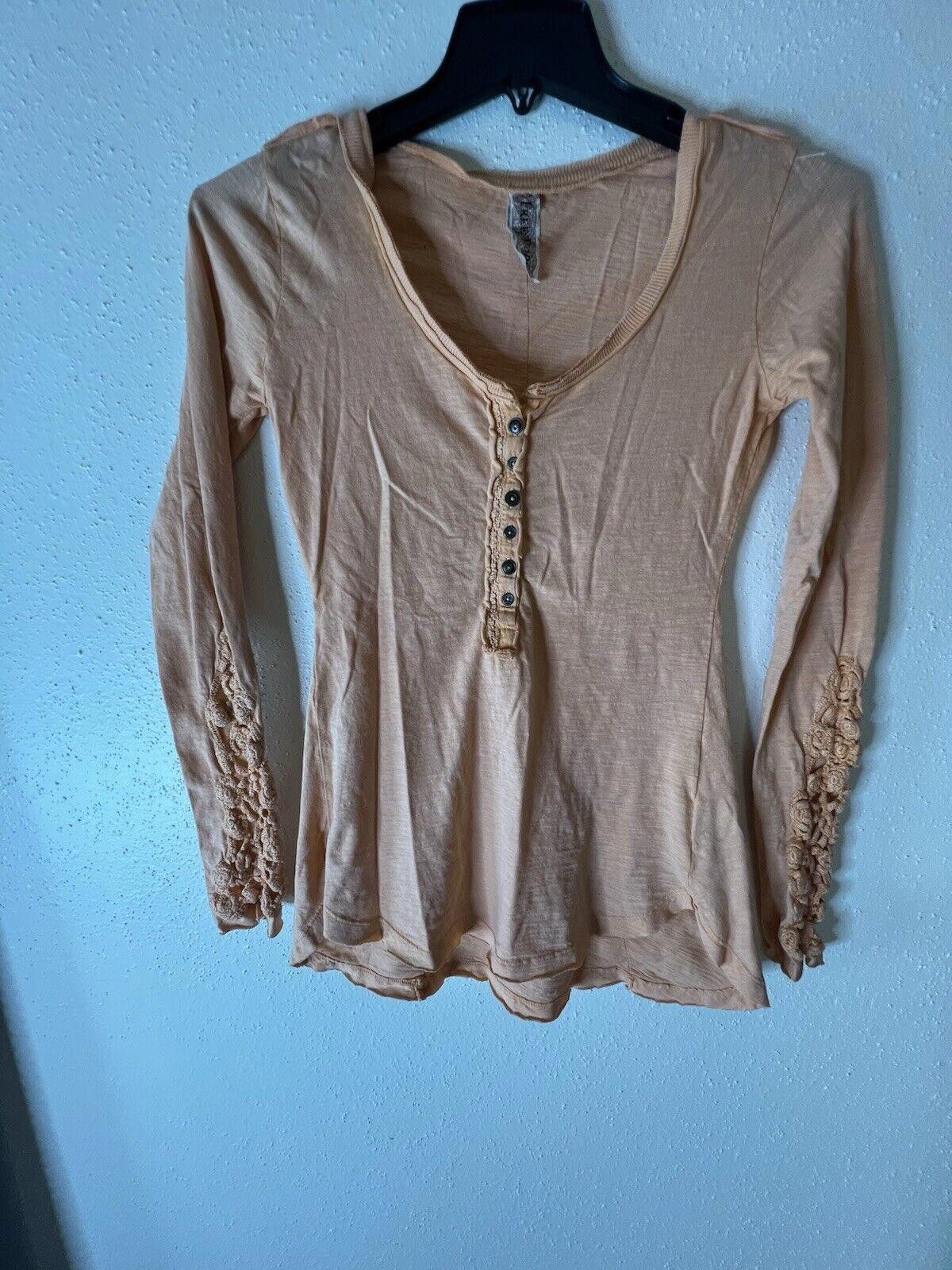 Free People Free People Crochet Sleeve Mock Neck Top Womens S Size S / US 4 / IT 40 - 1 Thumbnail