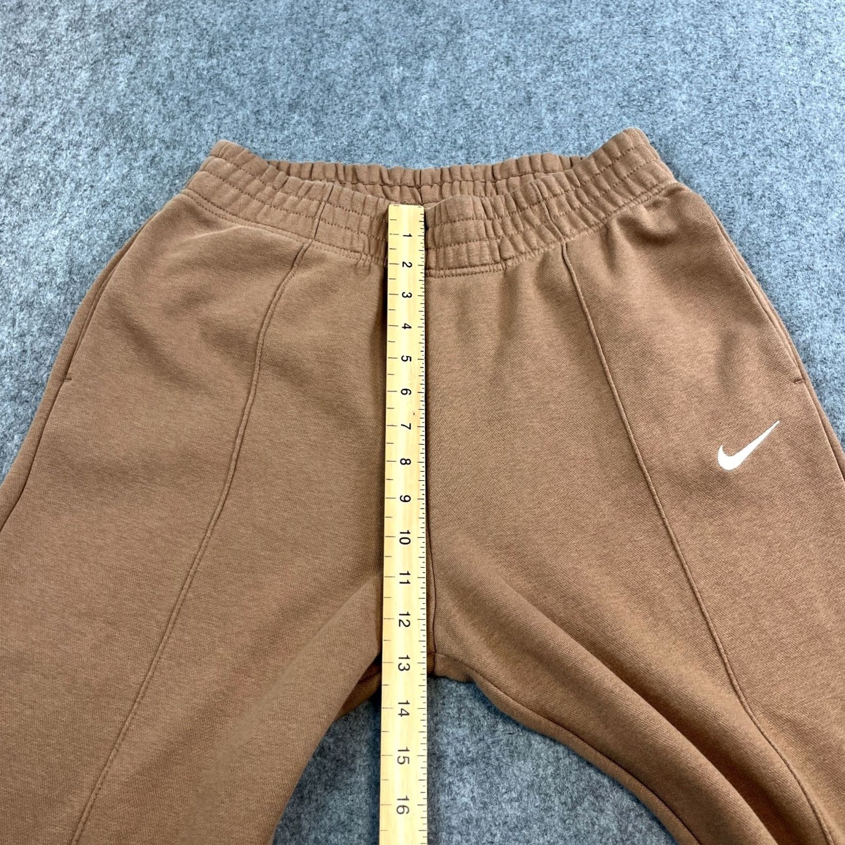 Nike Nike Mens Joggers Sweatpants Slim Fit Brown Trousers Casual Pockets Size S - White Background? Size US 29 - 5 Thumbnail