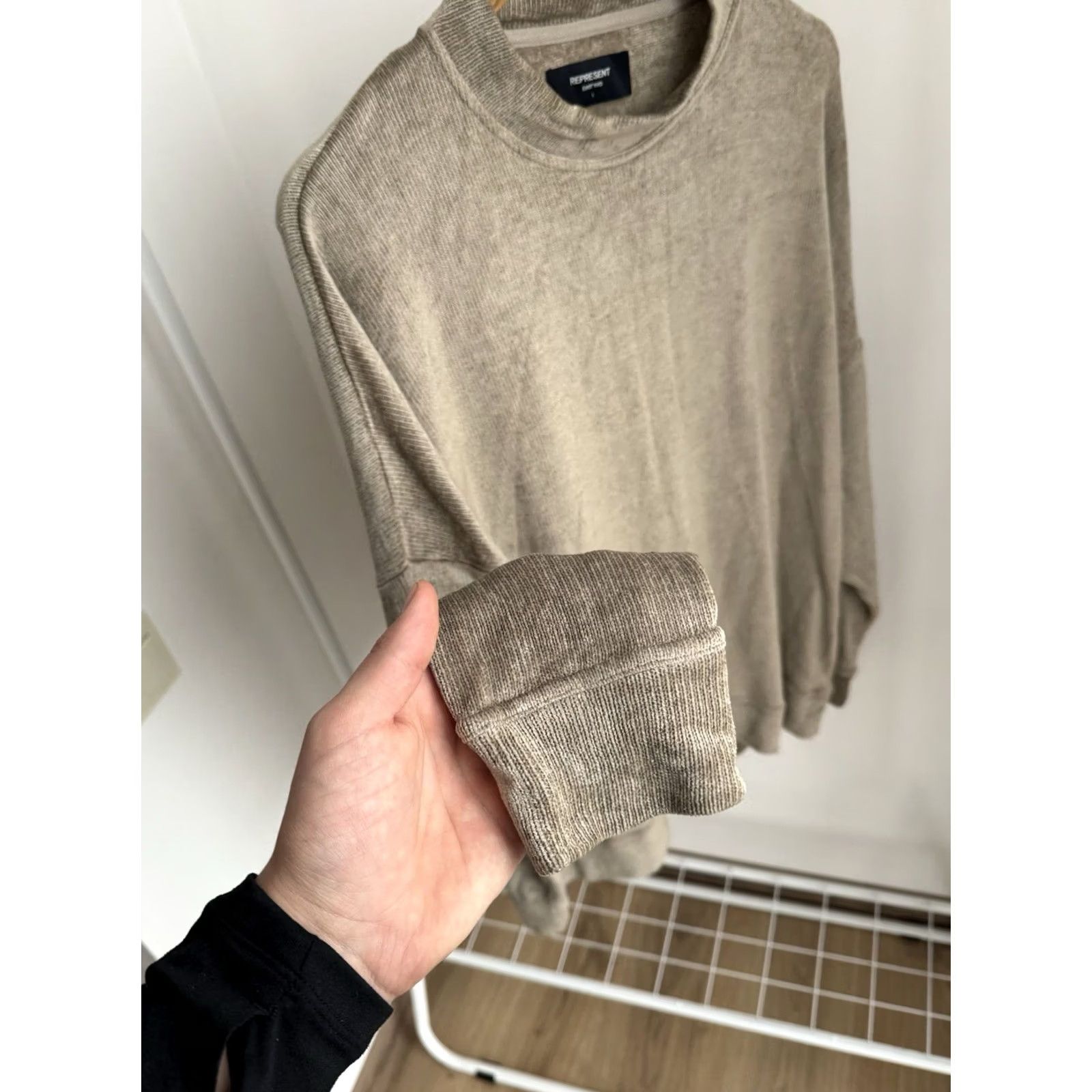 Vintage VINTAGE Represent Beige Sweater 100% Viscose Oversized Fit Size L Men Size US L / EU 52-54 / 3 - 4 Thumbnail