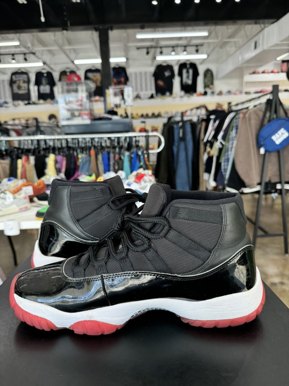 Jordan Brand Jordan 11 Retro Playoffs Bred size 11.5 Size US 11.5 / EU 44-45 - 3 Thumbnail